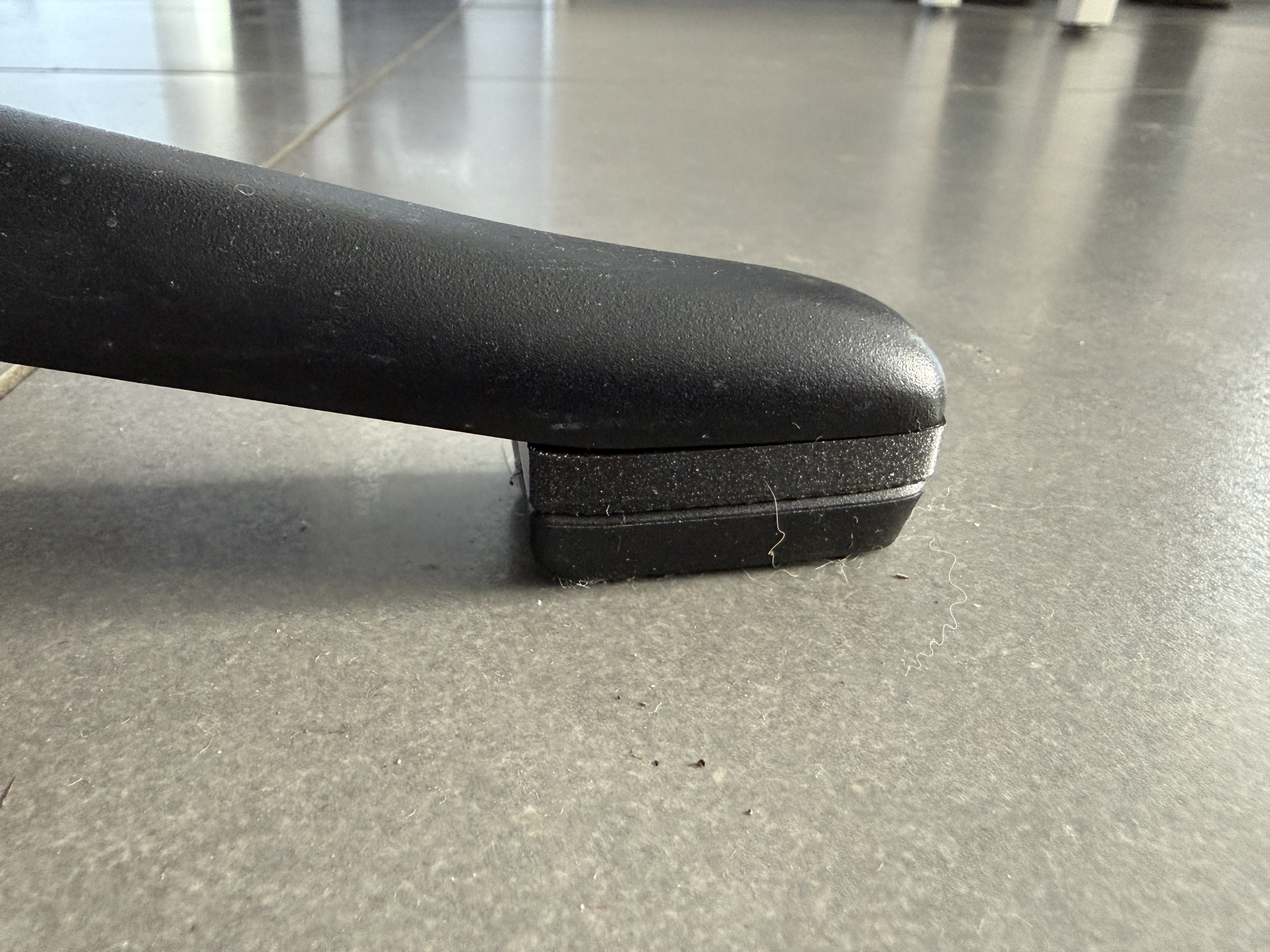 Pieds Fauteuil "Marc" (habitat.fr)  - Chair feet for Habitat's Marc collection