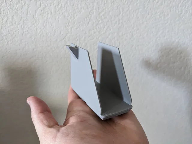 Deskfinity Remix - Gridfinity Wallet Holder with Key Hook