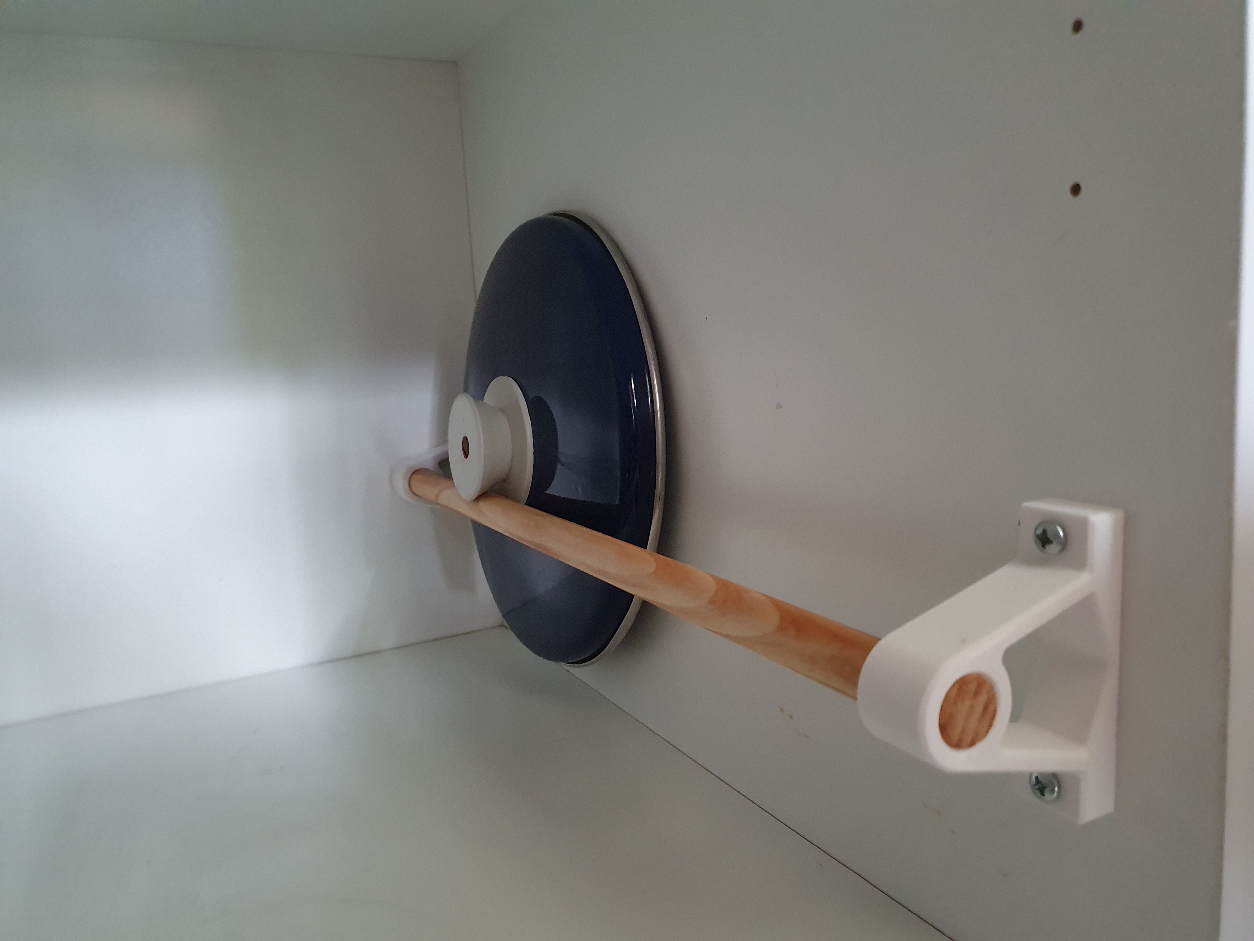 Pot-lid rack, Držák pokličky
