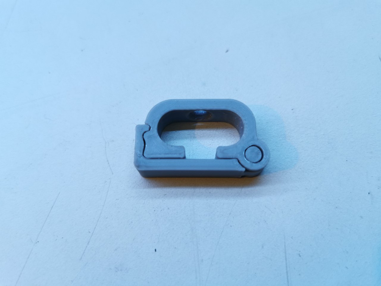 Miniatura 2 do modelo 3D Cable Clip / Organizer