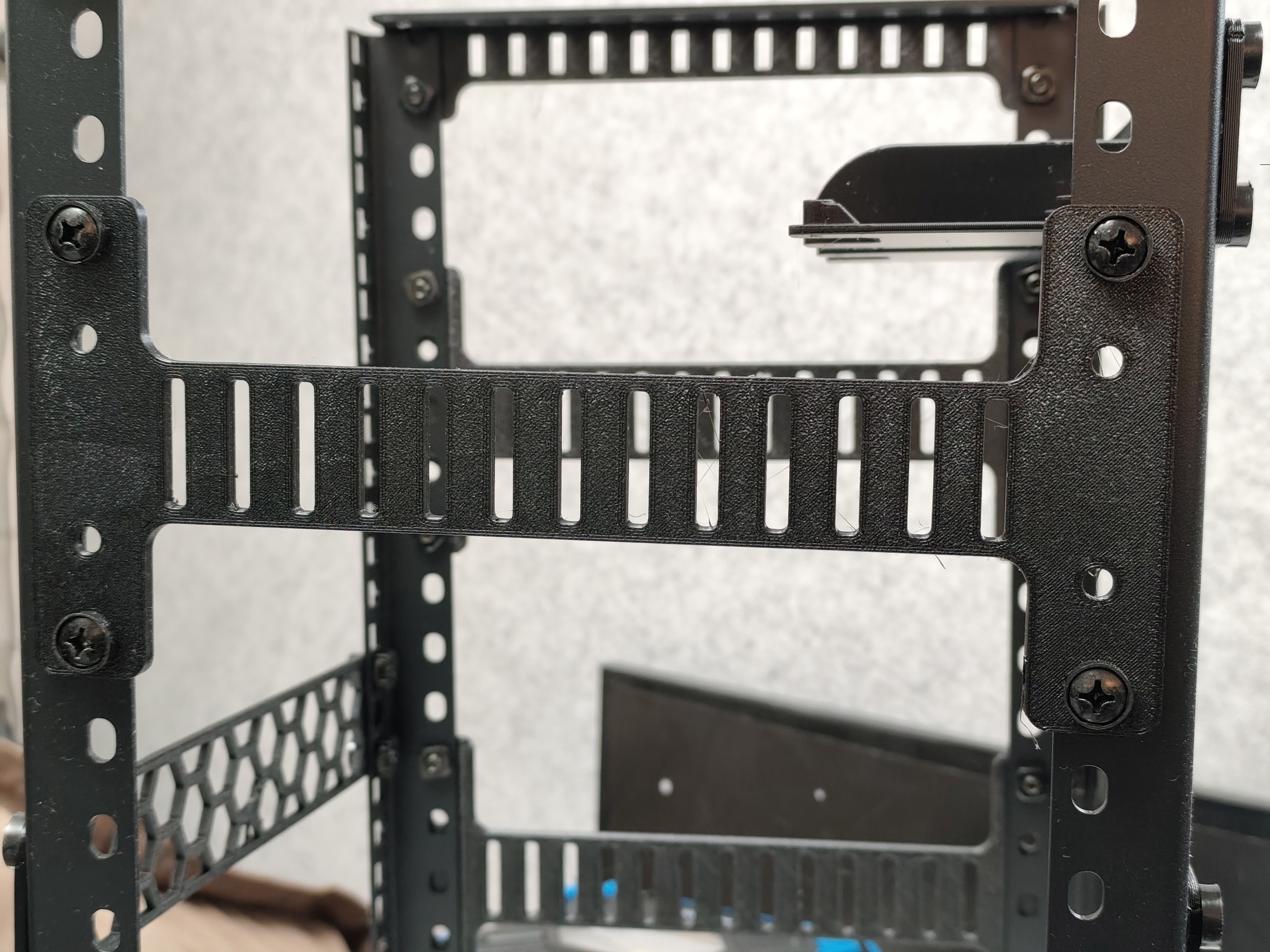 Side panel optimized for universal steel racks for themassofthesun's 10-inch rack