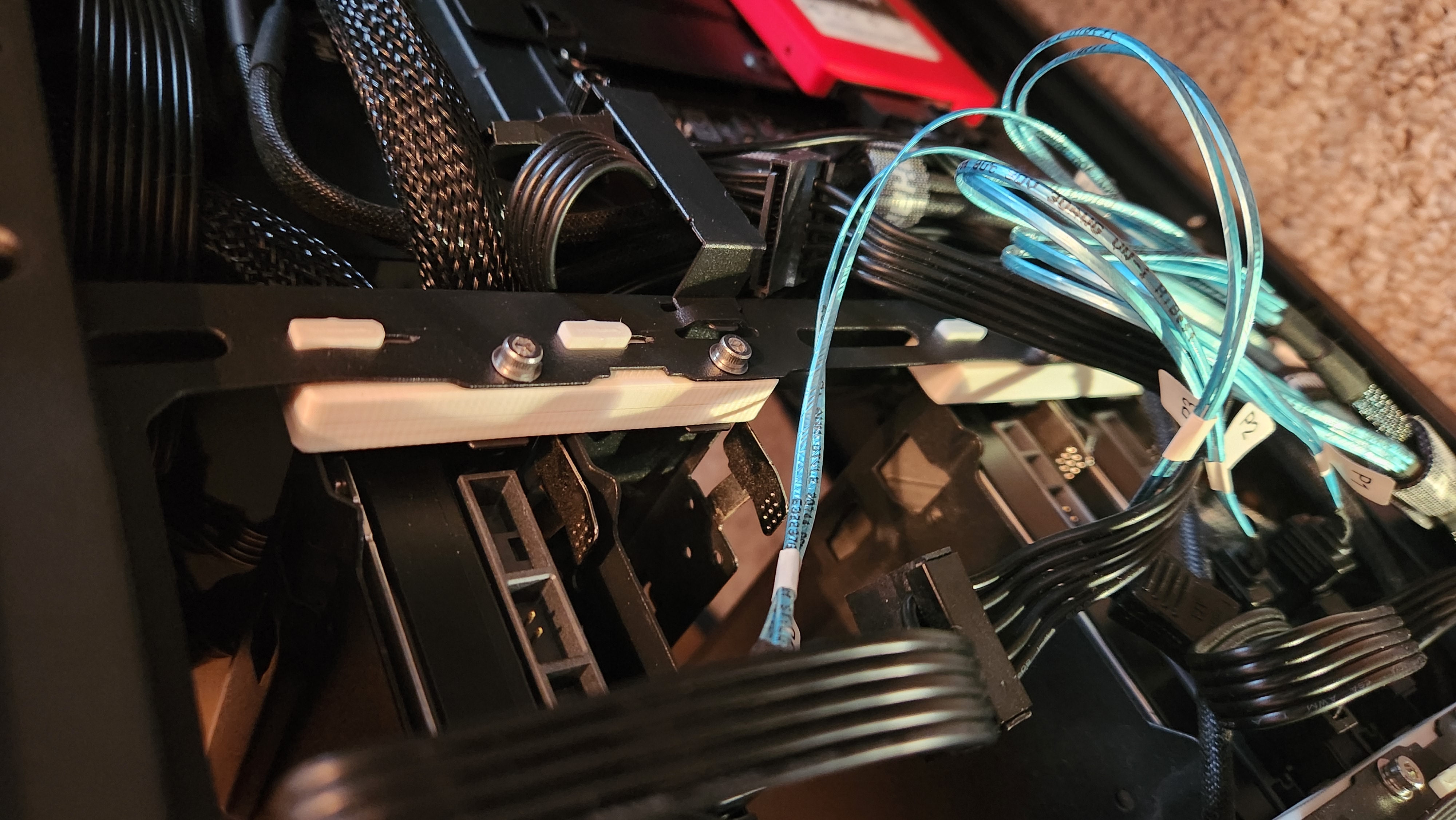 Phanteks 3.5mm HDD bracket standoff adapter