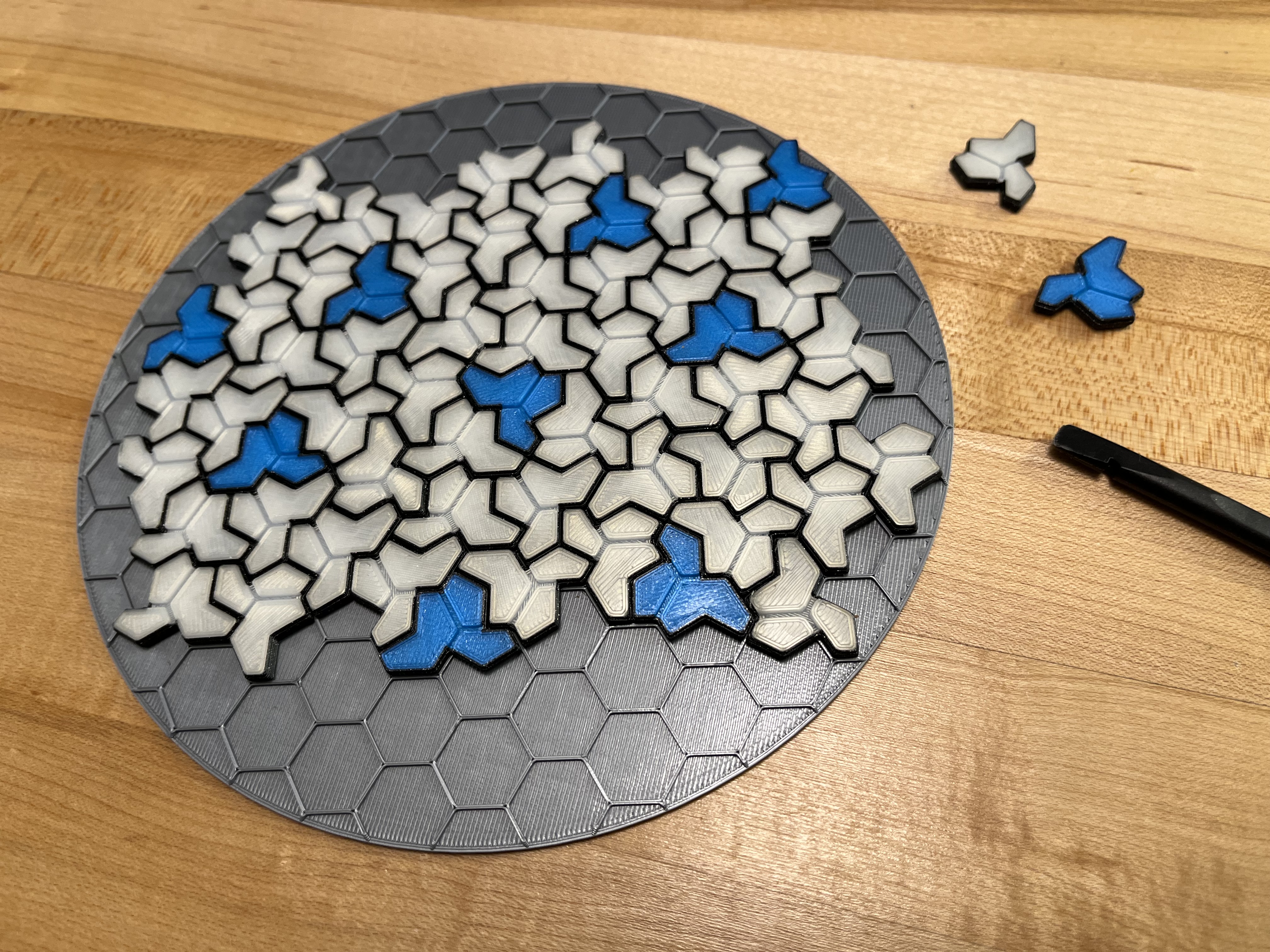 Aperiodic Monotile "The Hat" & Hex Grid Plate