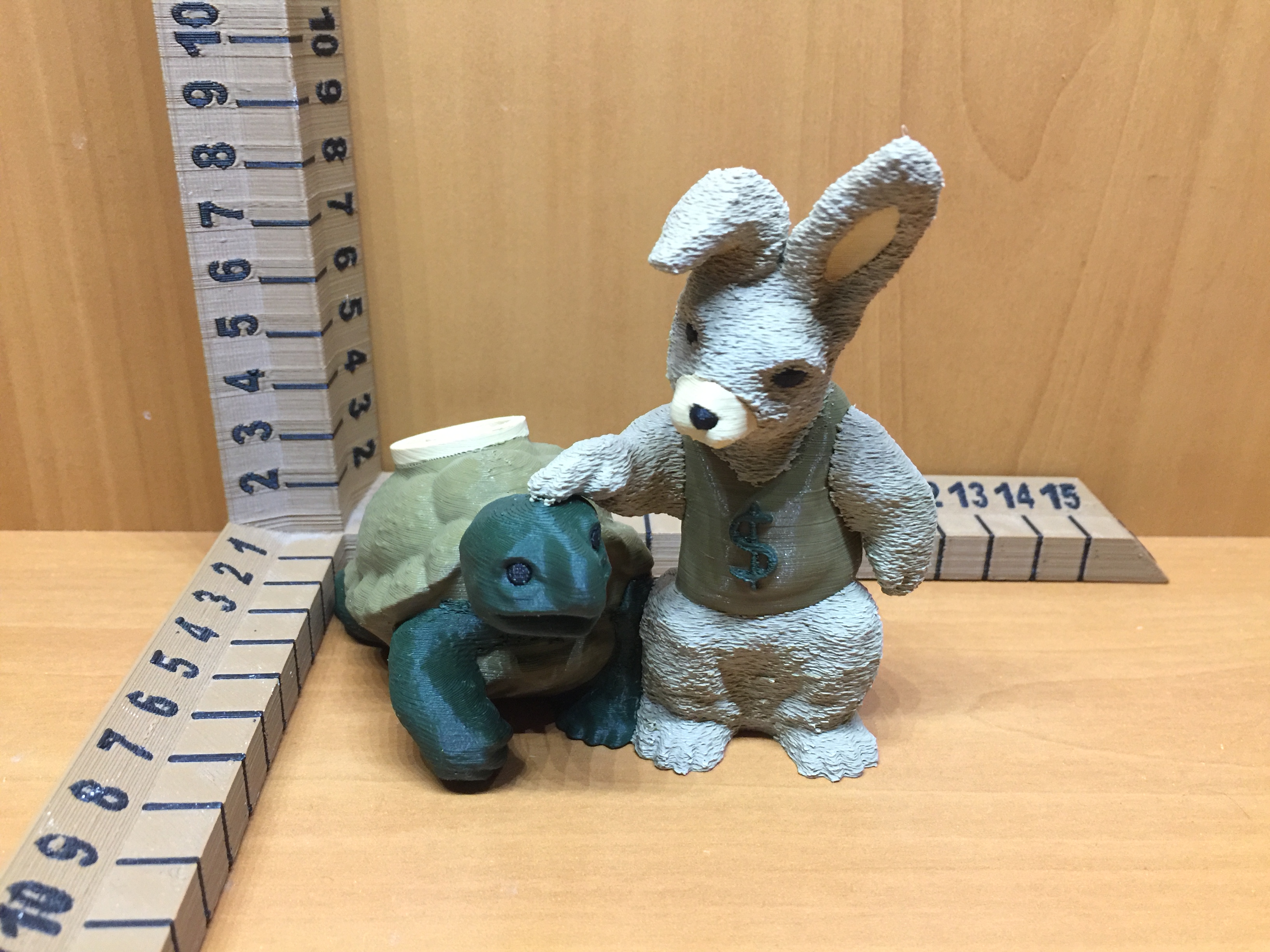 Miniatura 2 do modelo 3D Tortoise Bitcoin vs Hare Dollar