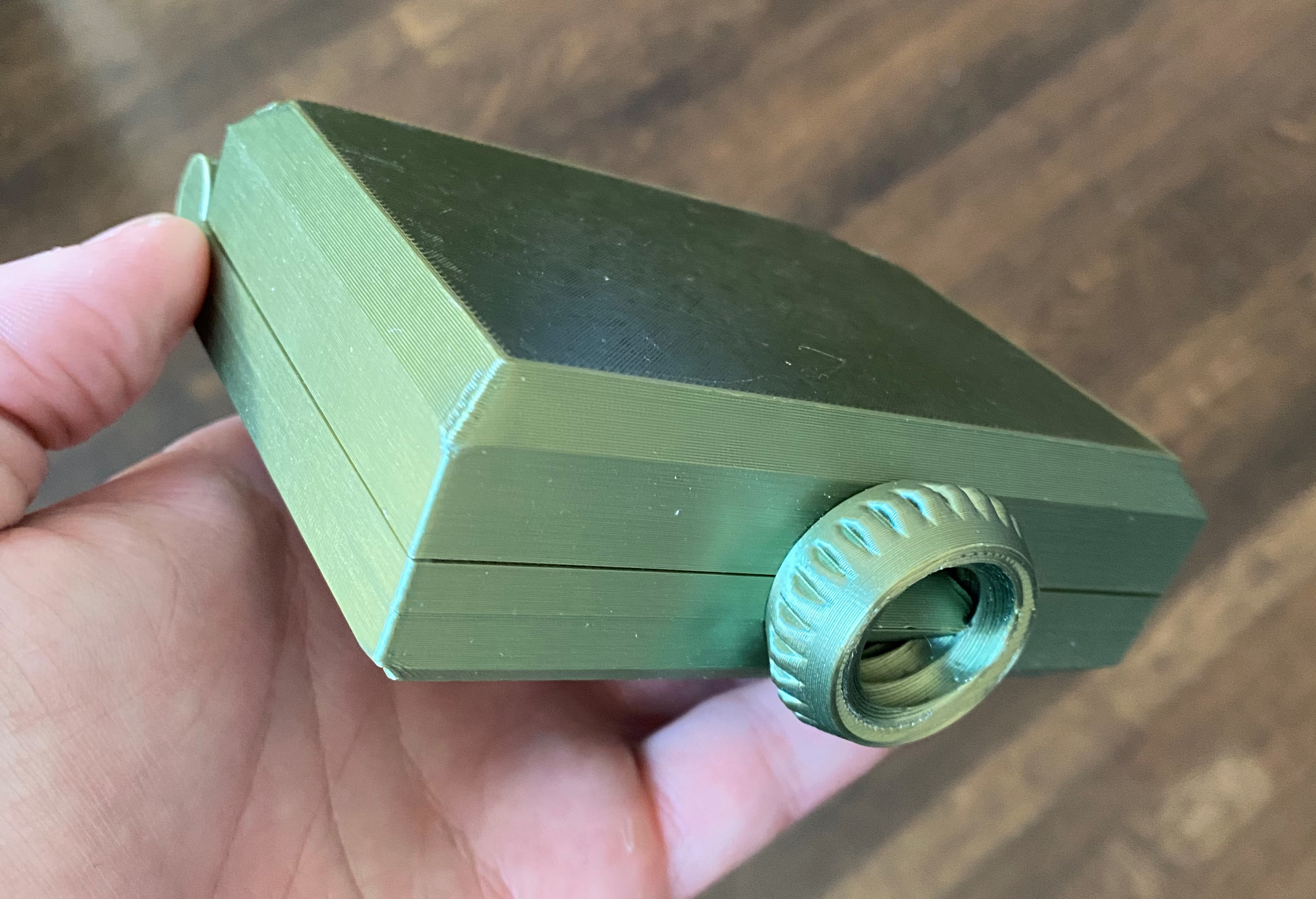 dnd-dice-chest-v4-print-in-place-hinges-and-threads-no-supports-by