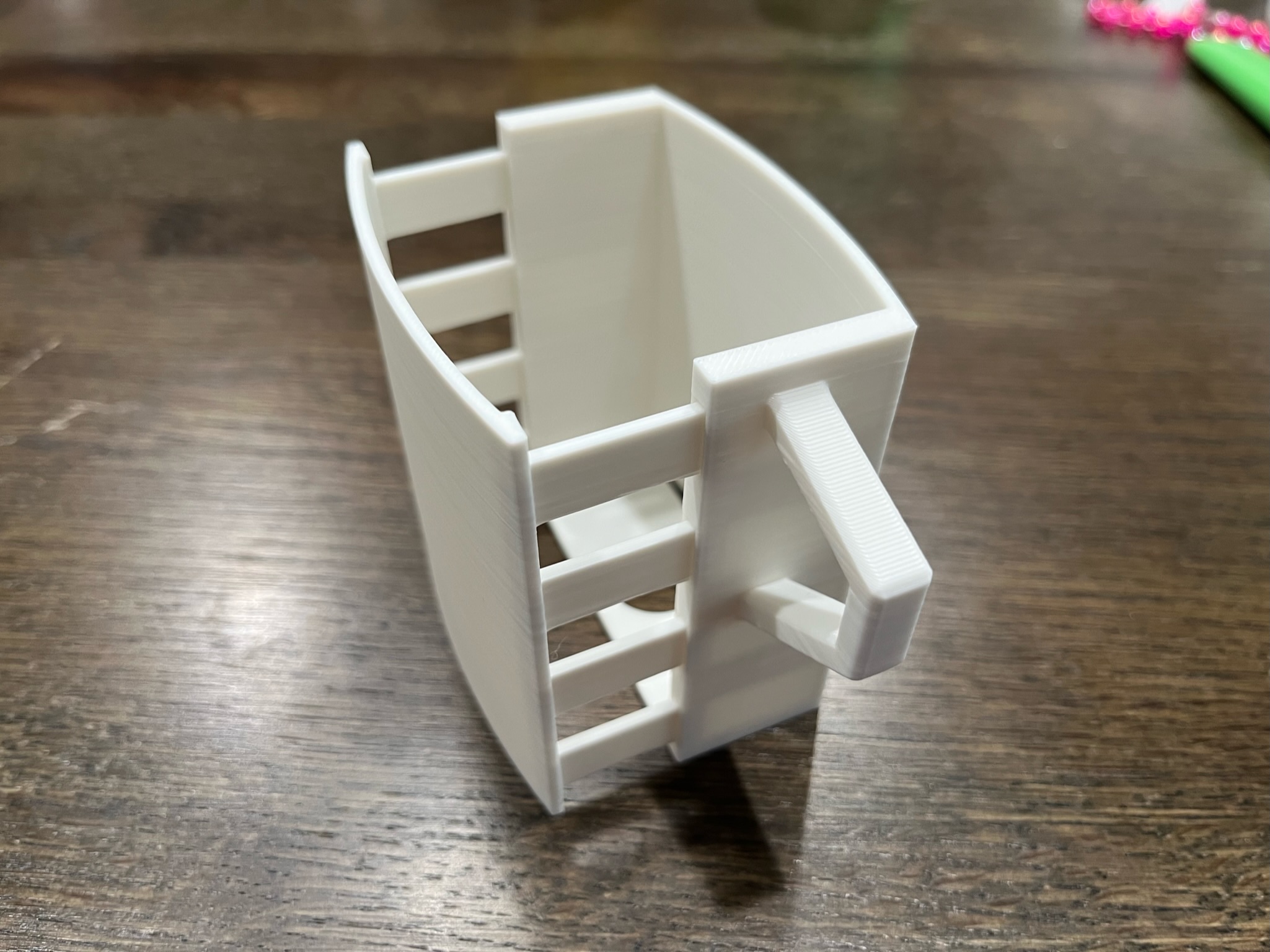 Adjustable Juice Box Holder (printinplace) by eddydas Download free