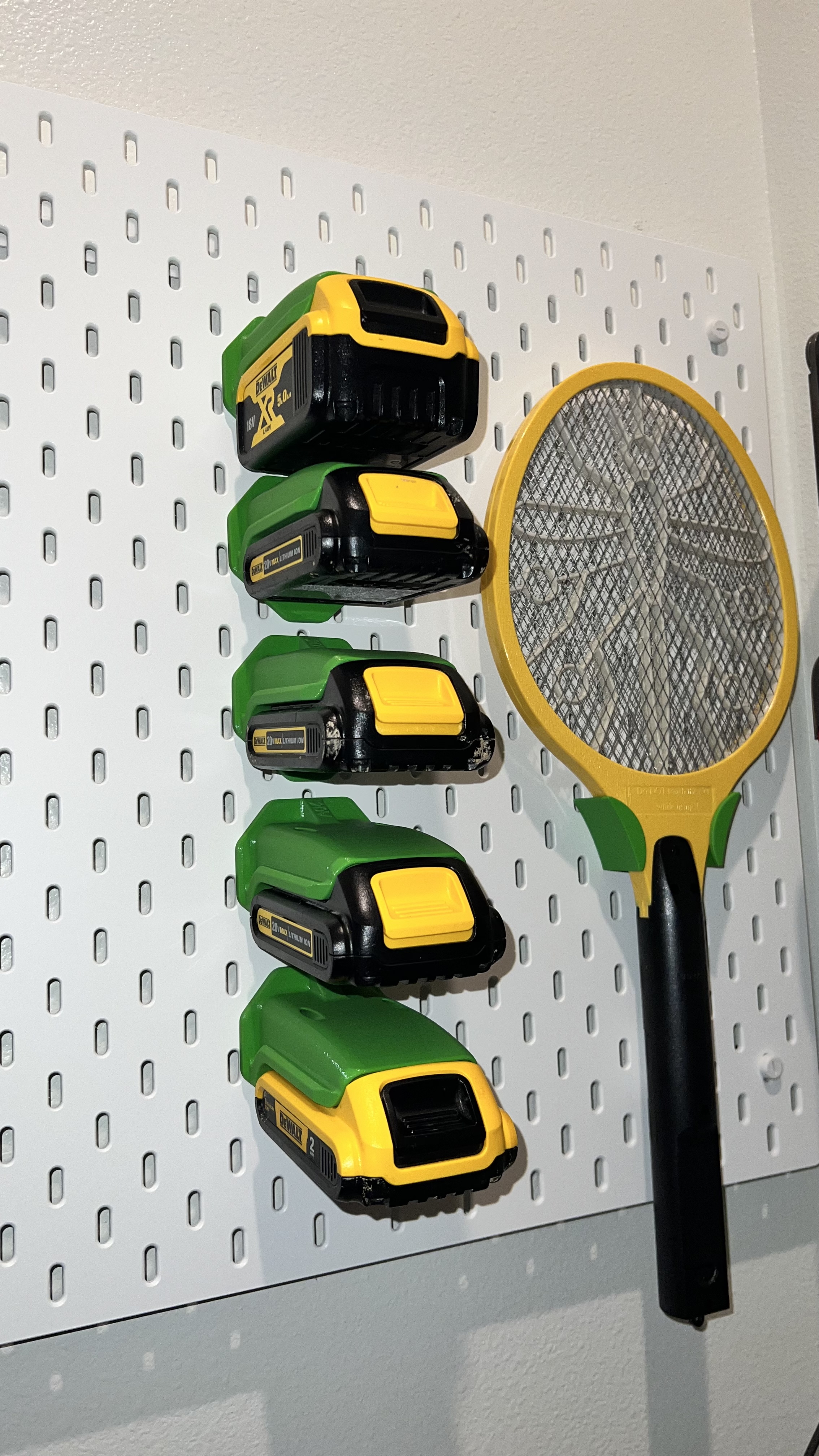DeWalt Battery Holder for IKEA SKÅDIS Pegboard