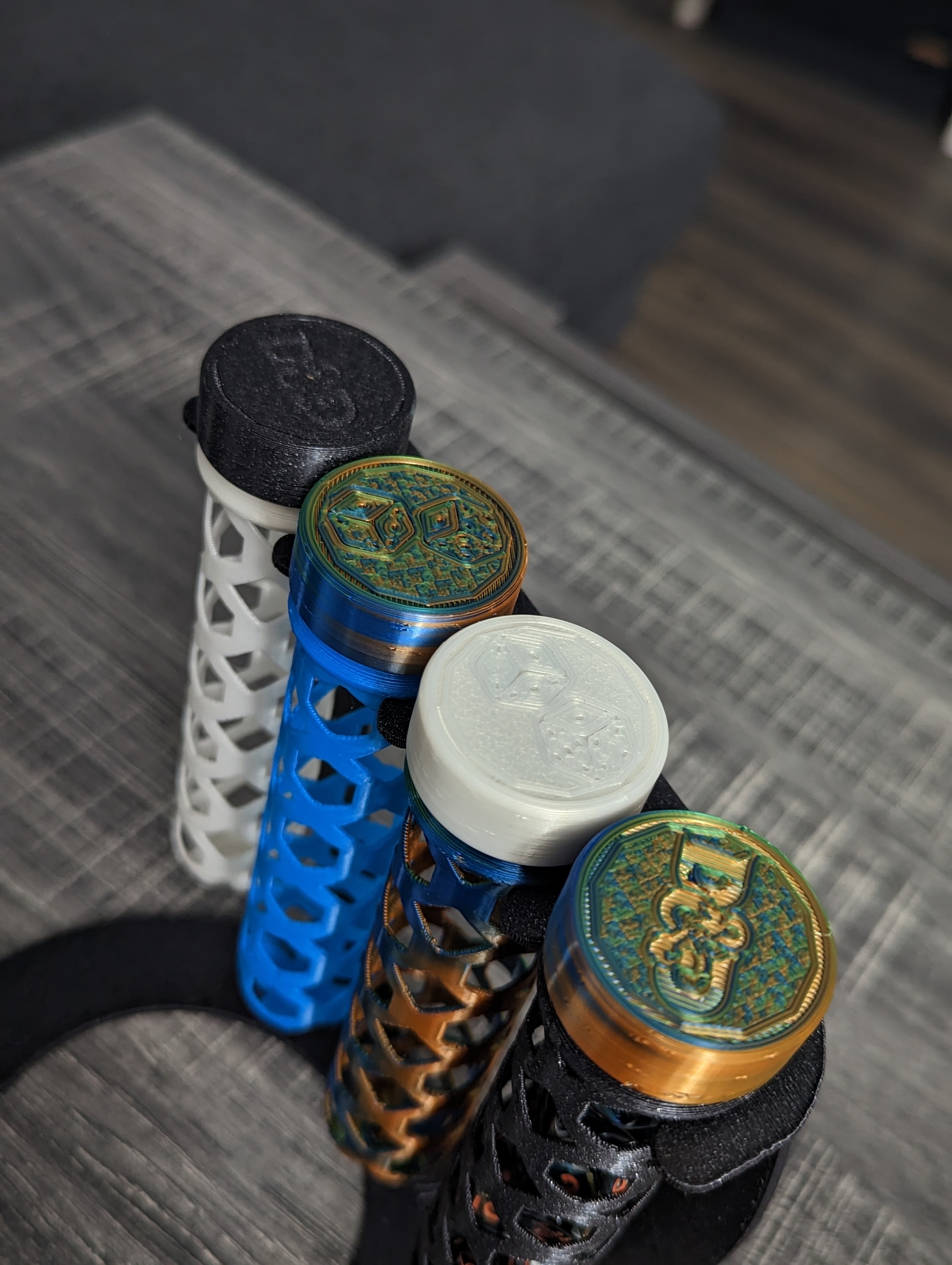 Miniatura 12 do modelo 3D The Rolling Flask - Dice Storage