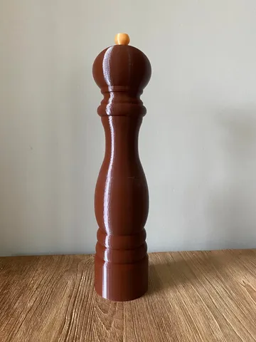 Pepper grinder / Decorative prop