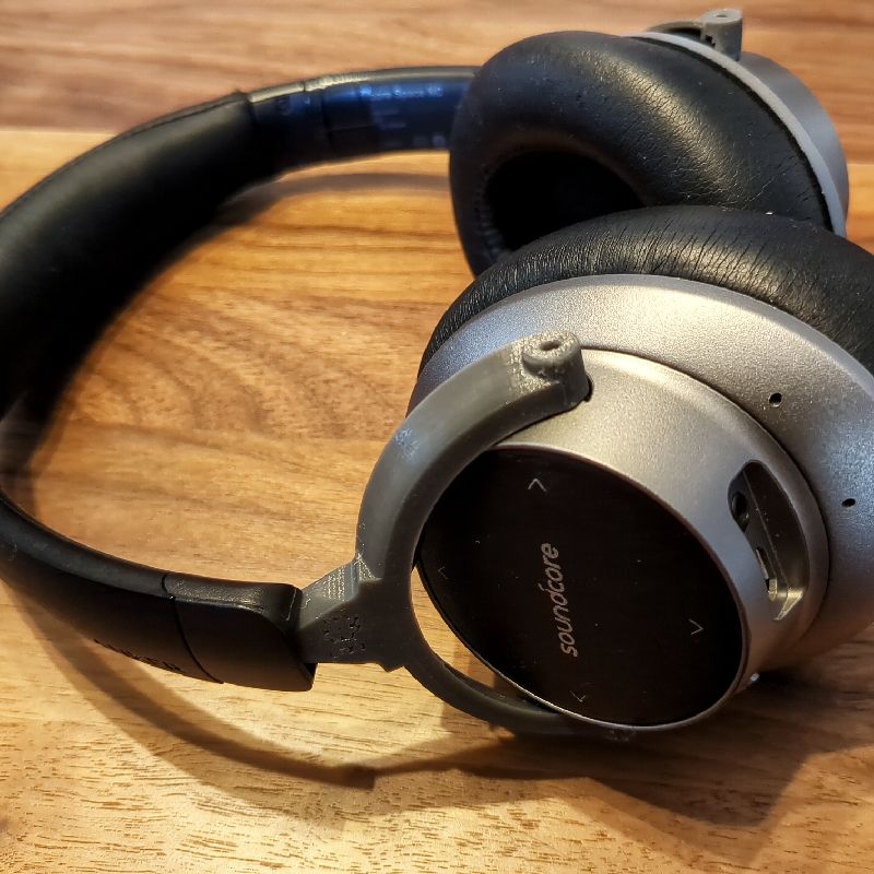 Anker、初のオーバー型ヘッドホン「Soundcore Space NC