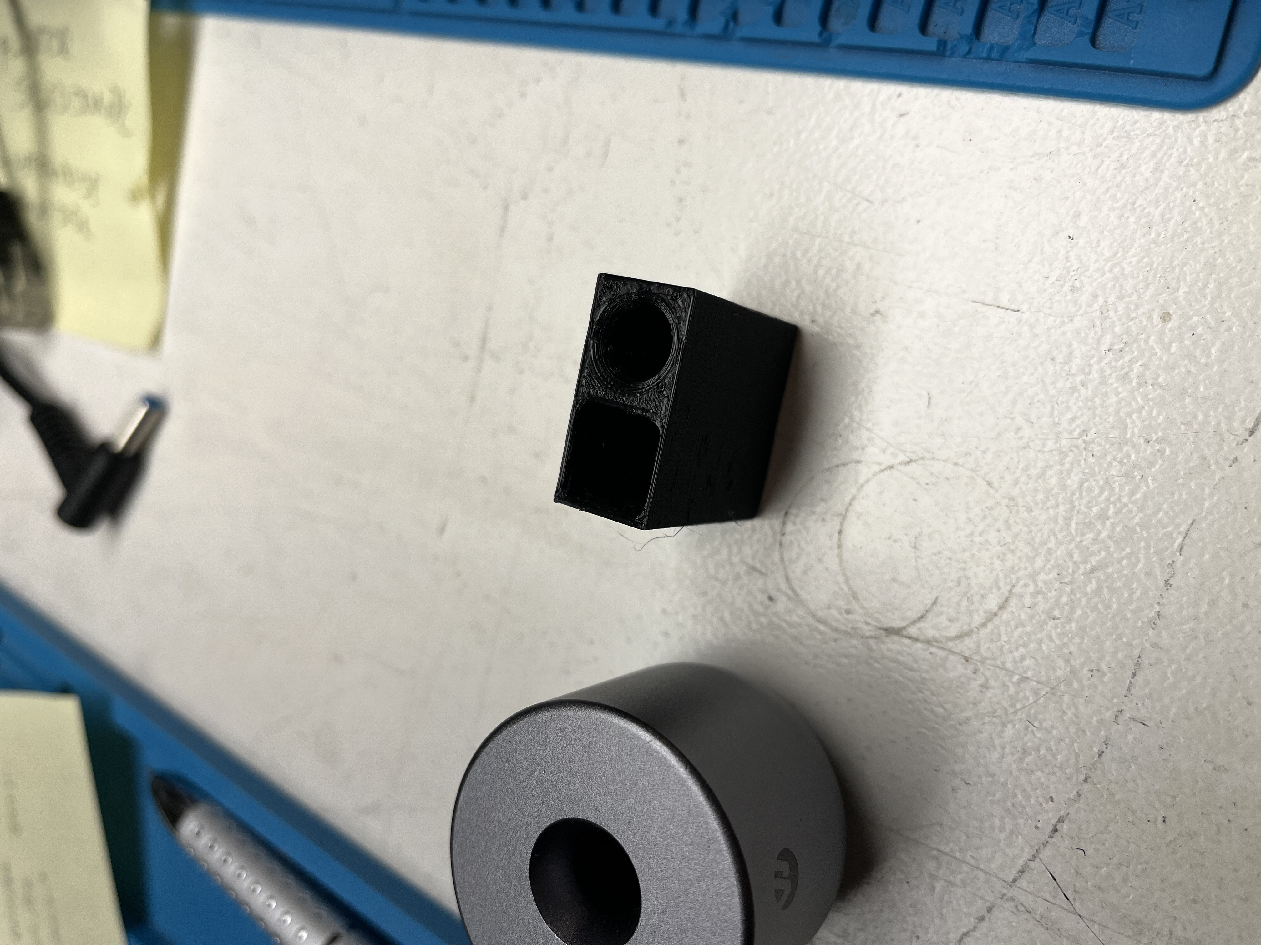 Wowstick screwdriver stand insert into (not only Wiha) magnetizer/demagnetizer tool