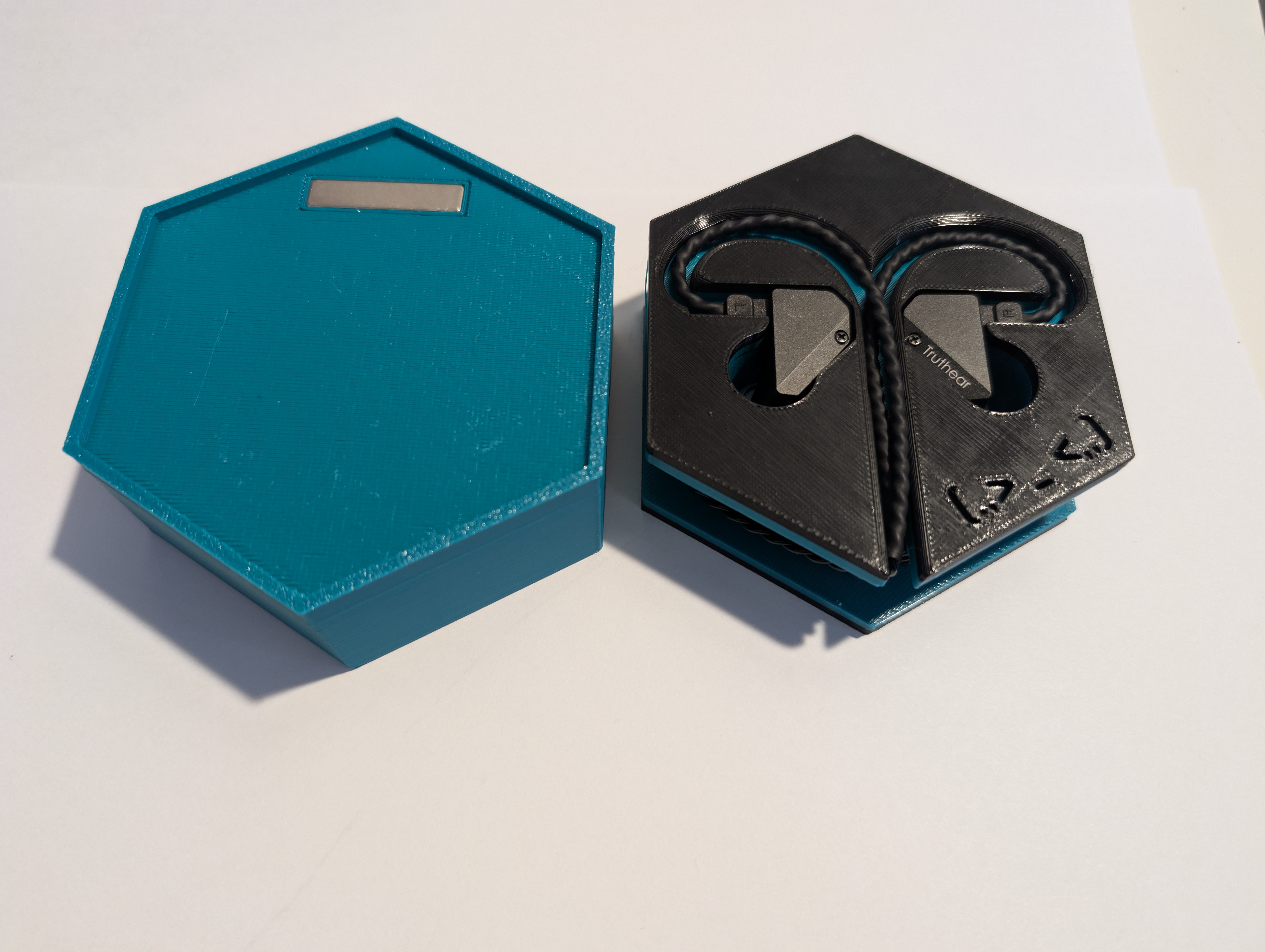Truthear Hexa case with lid CABLE FITS PERFECTLY