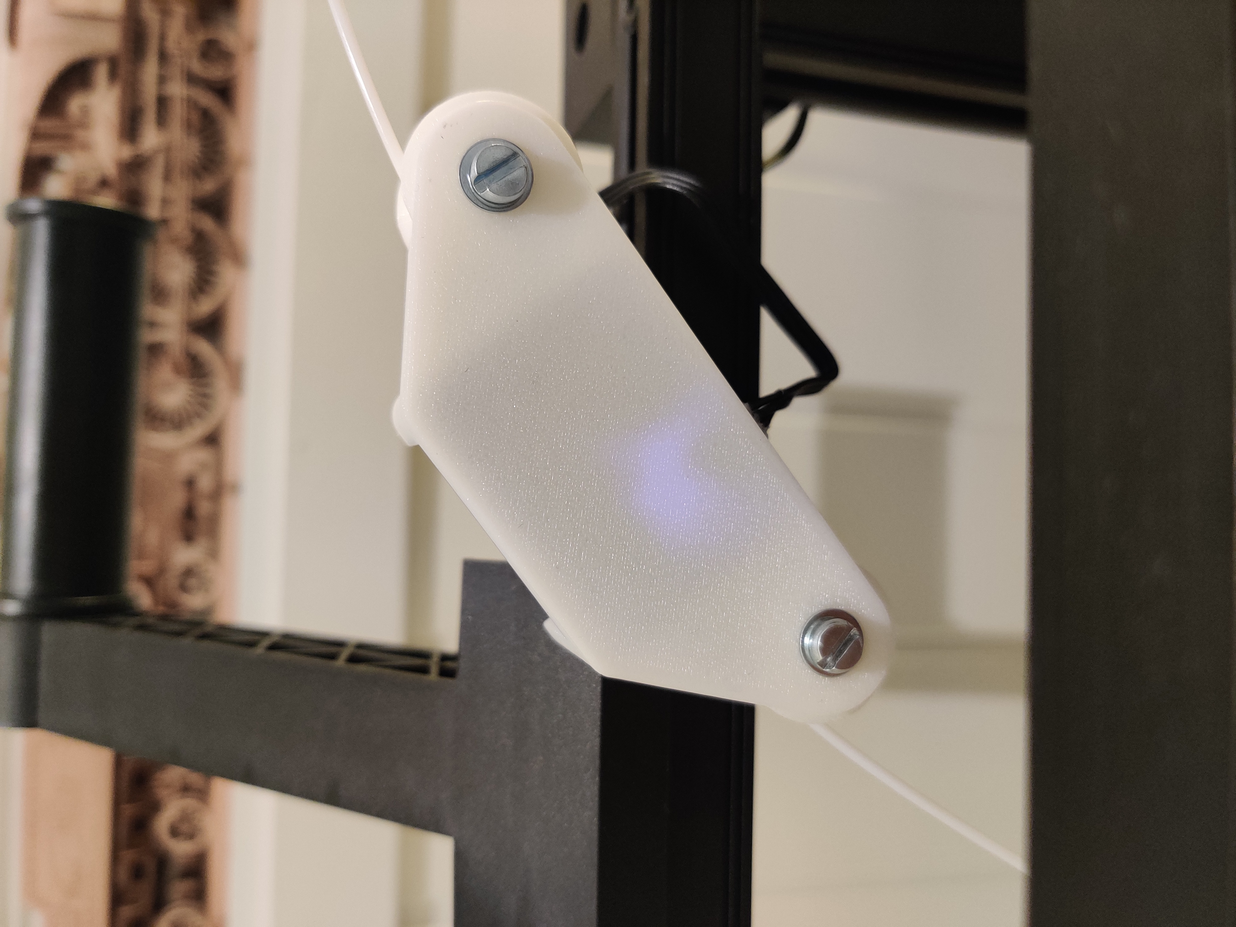 Clip-On Filament Roller Guide V2 For Ender 3 S1 [Pro/Plus]