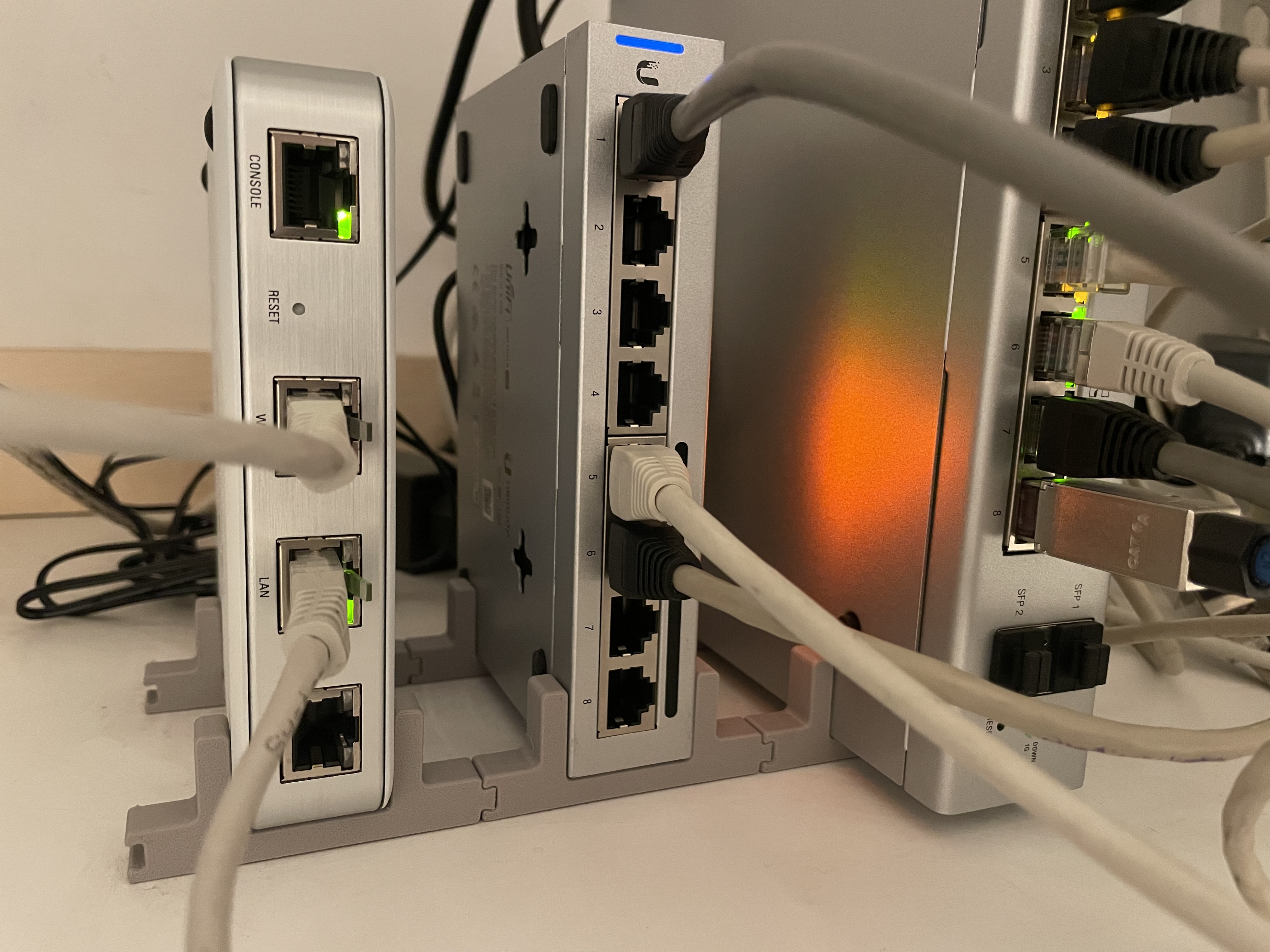 Modular Vertical Stand for Ubiquiti Unifi Devices (USG Router, POE Switch)