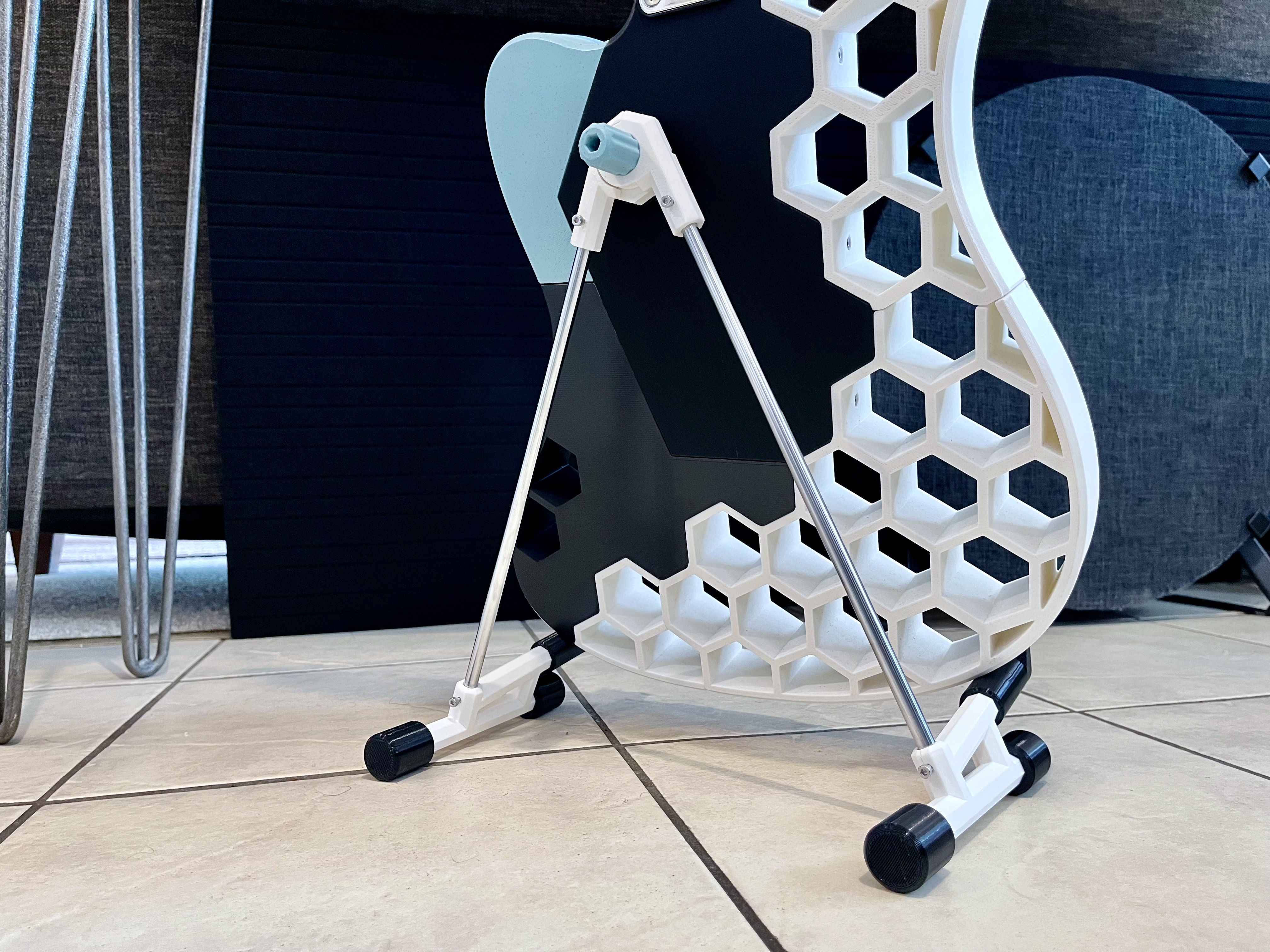 Miniatura 2 do modelo 3D Collapsible Guitar Stand