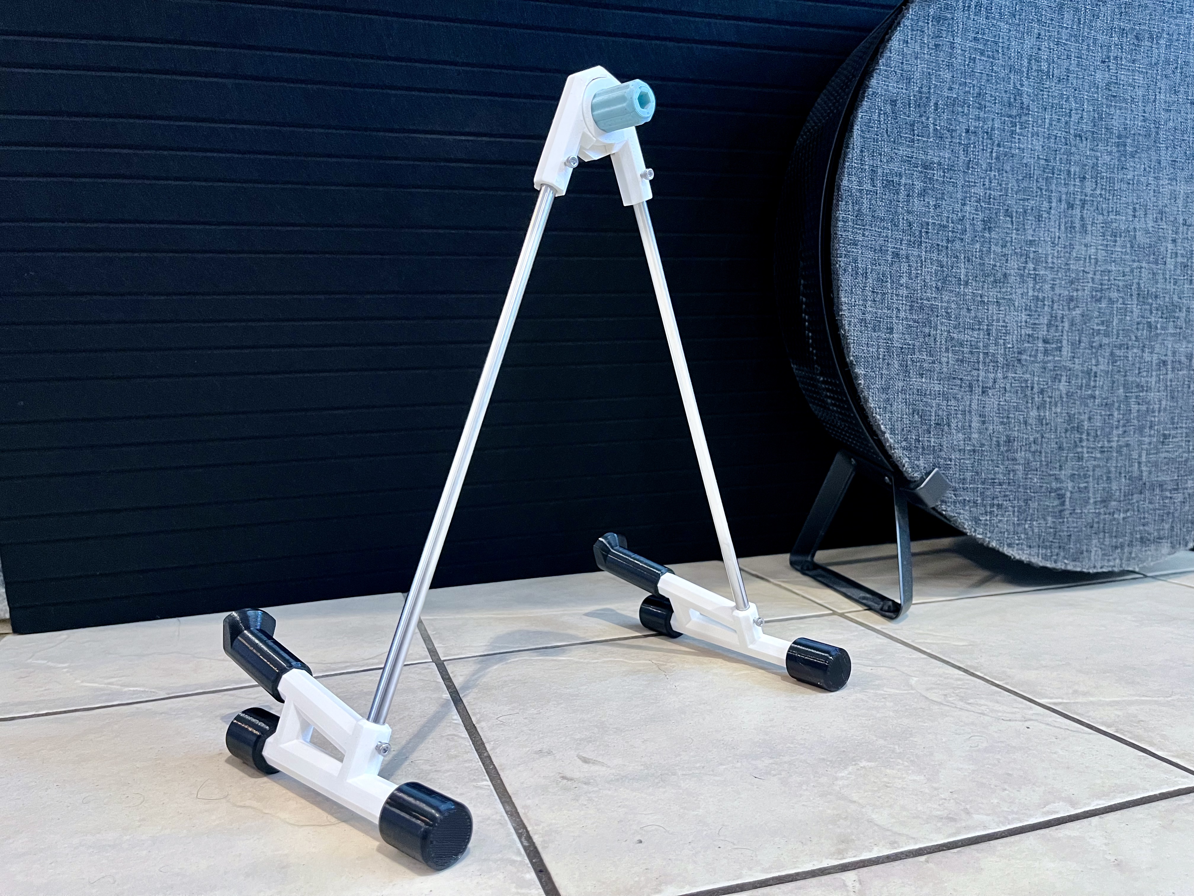 Miniatura 6 do modelo 3D Collapsible Guitar Stand