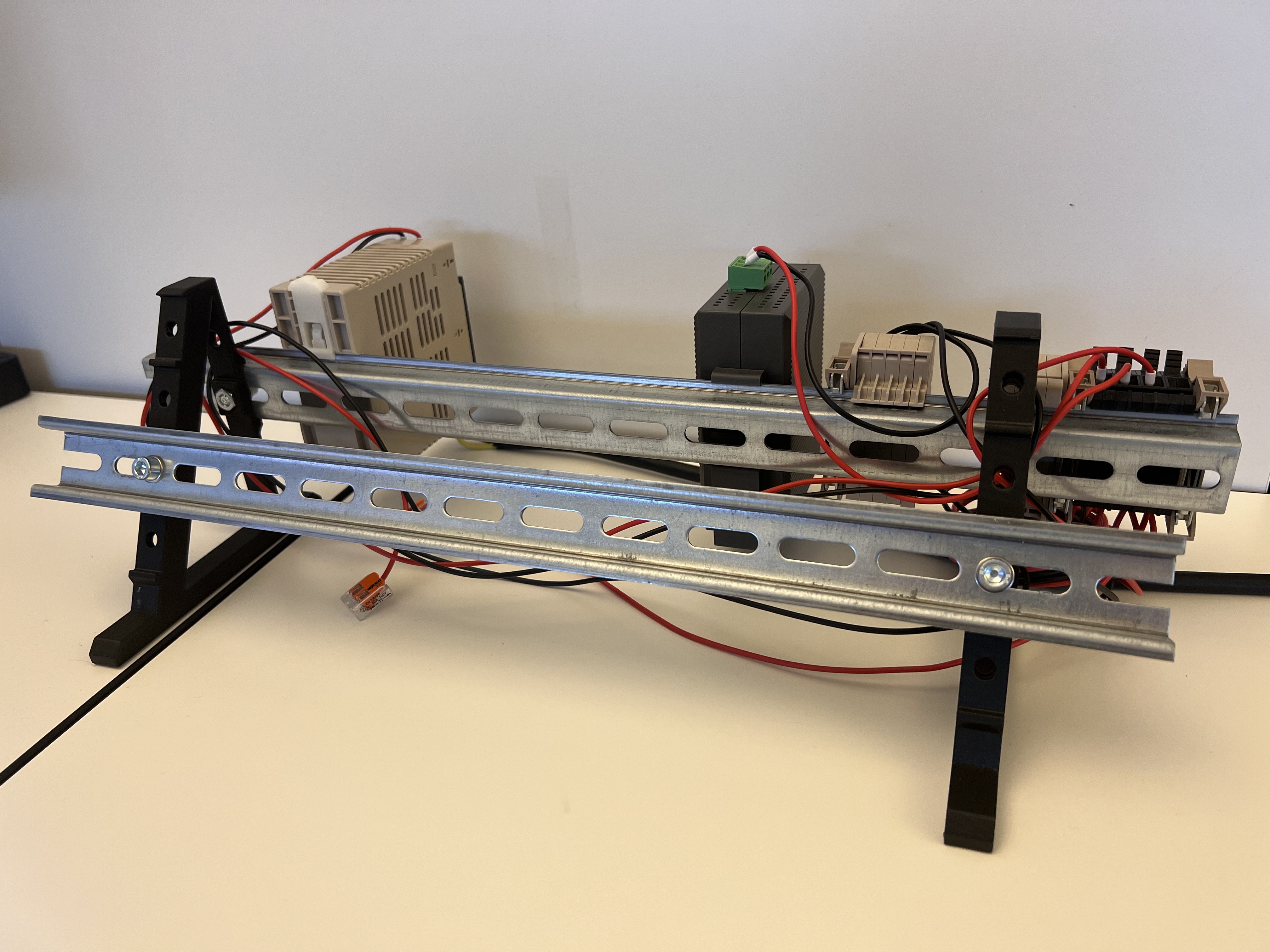 Din rail stand