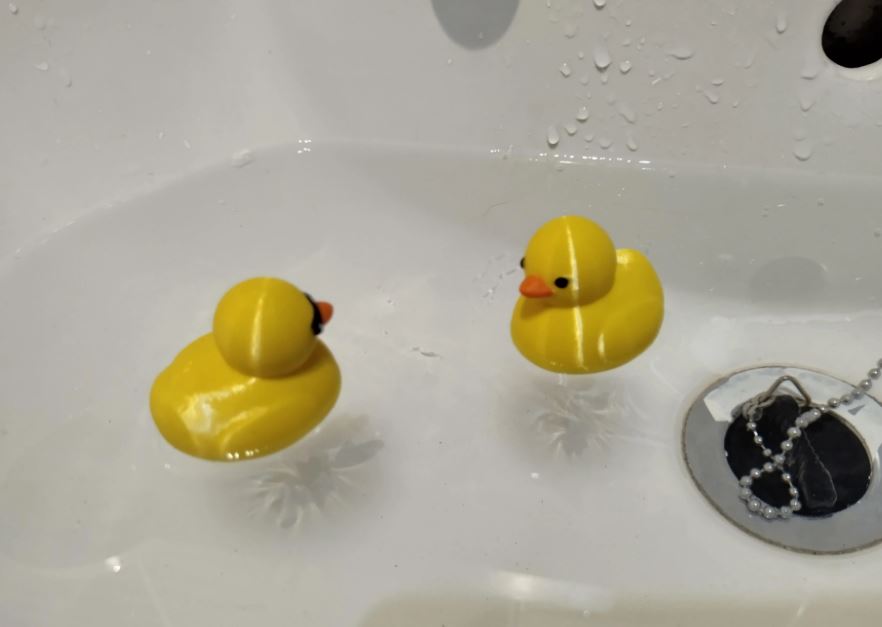 Floating Plastic Ducks — miniatura 3