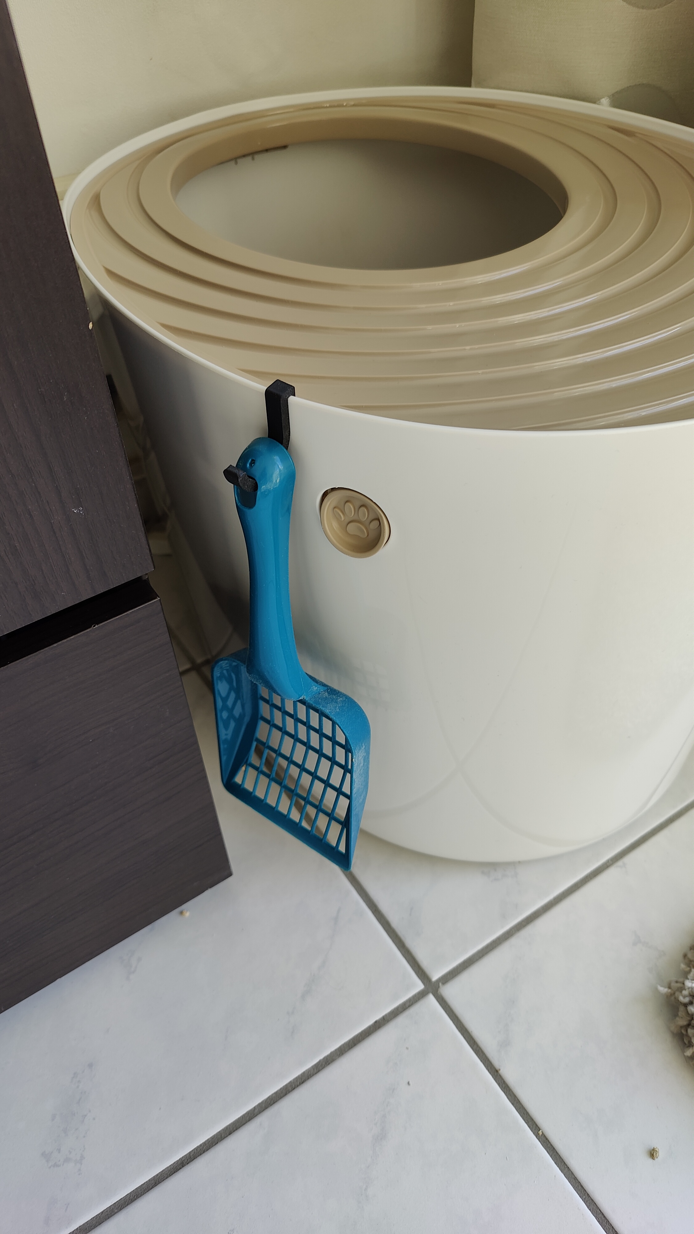 Hook for cat toilet iris Ohyama