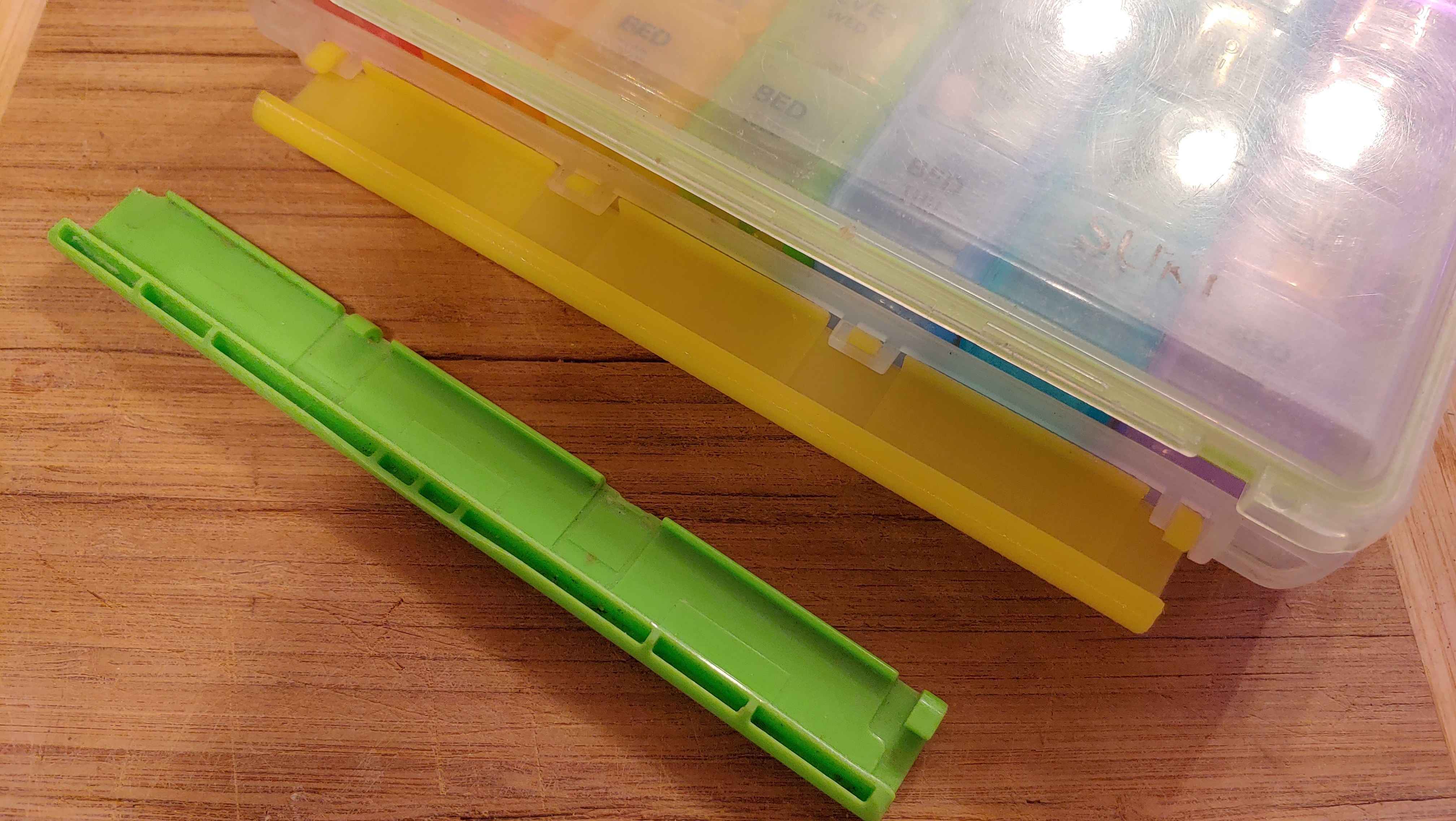 Pill organizer latch for Sukuos pill organizer