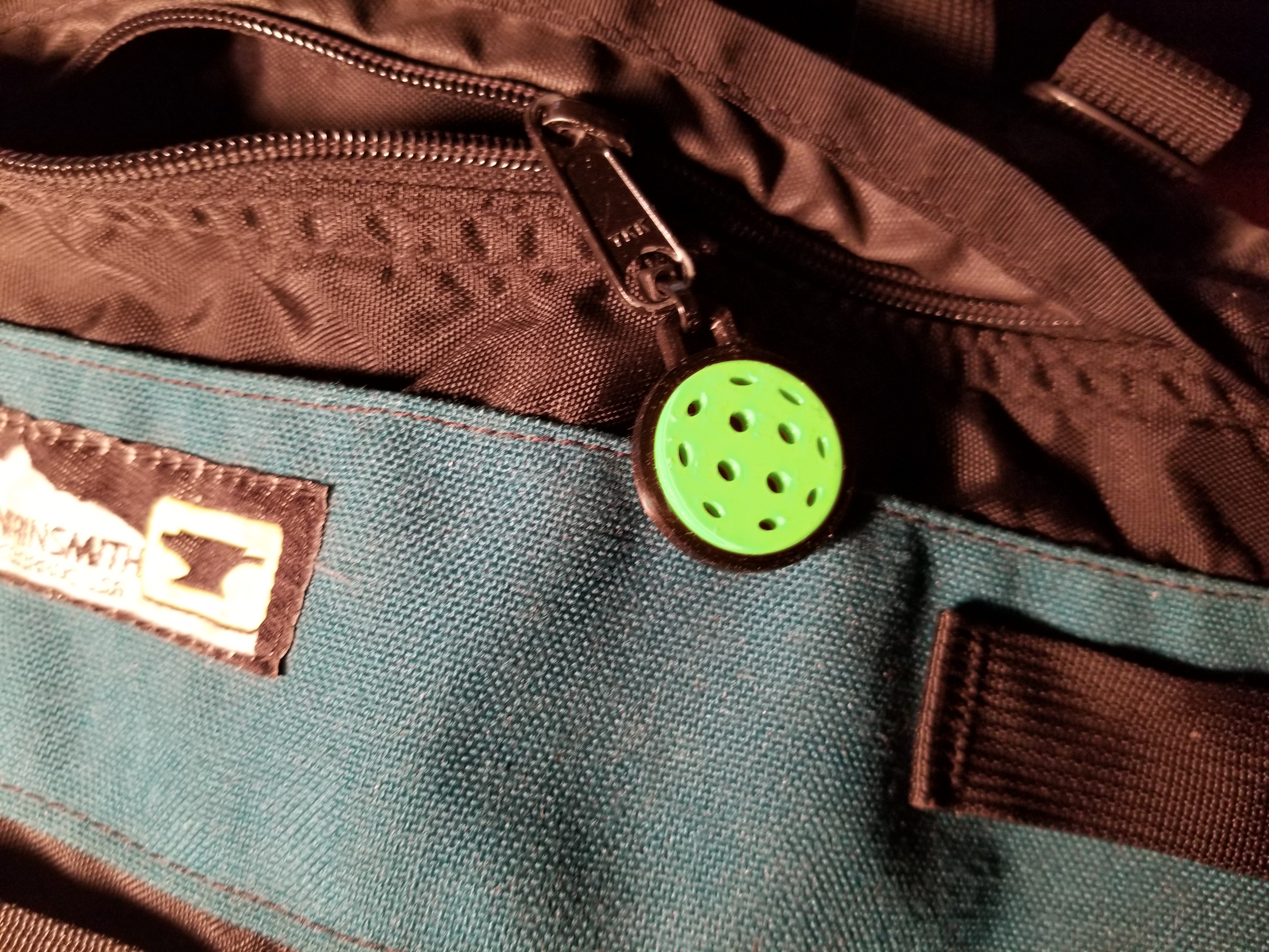 Miniatura 4 do modelo 3D Pickleball Keychain/Bag Trinket, Version 2