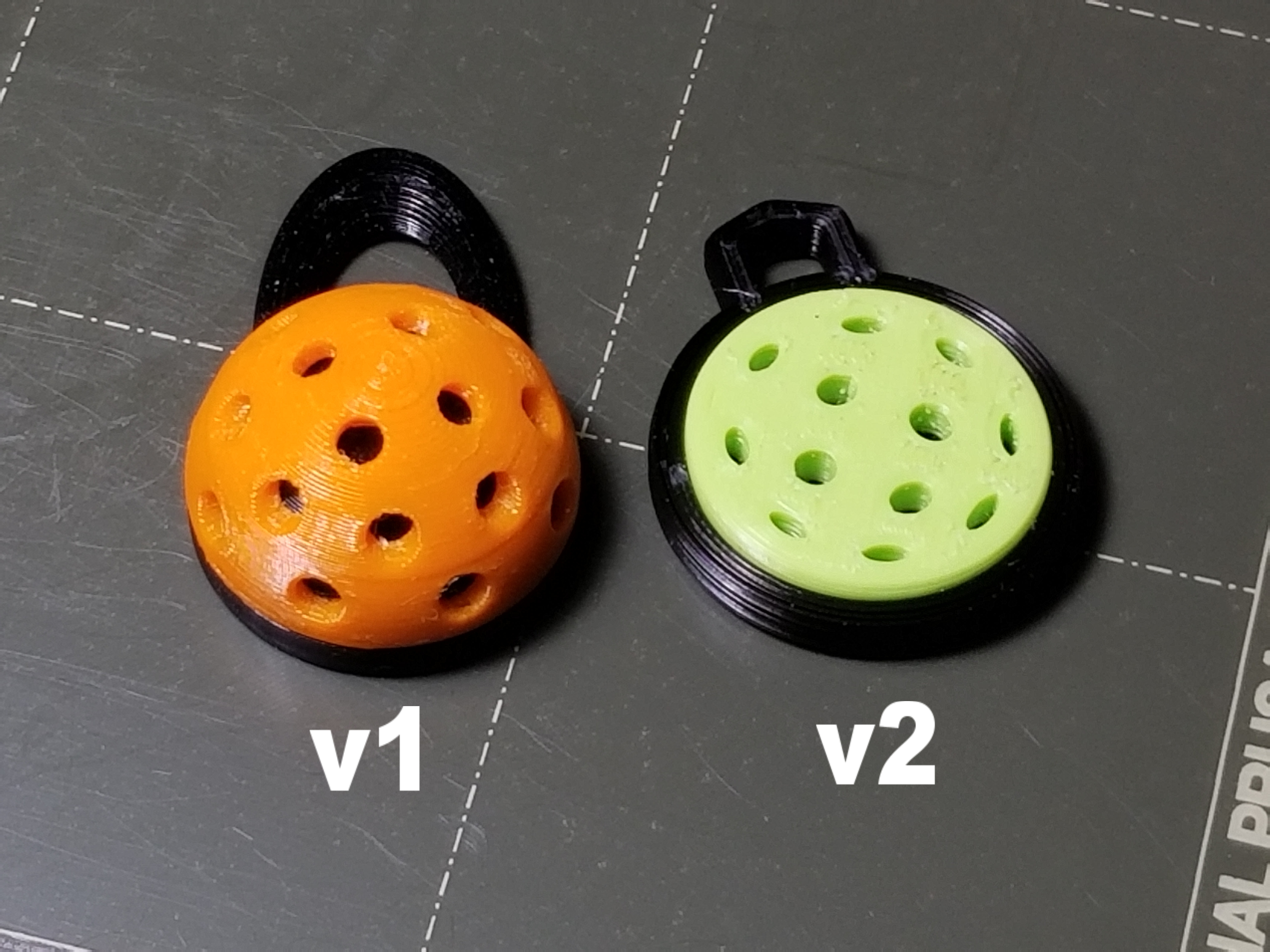 Miniatura 3 do modelo 3D Pickleball Keychain/Bag Trinket, Version 2