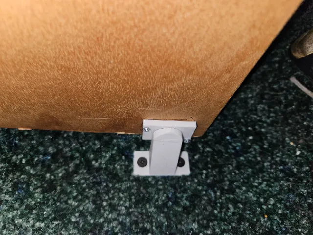 Magnetic door stop - floor mounted