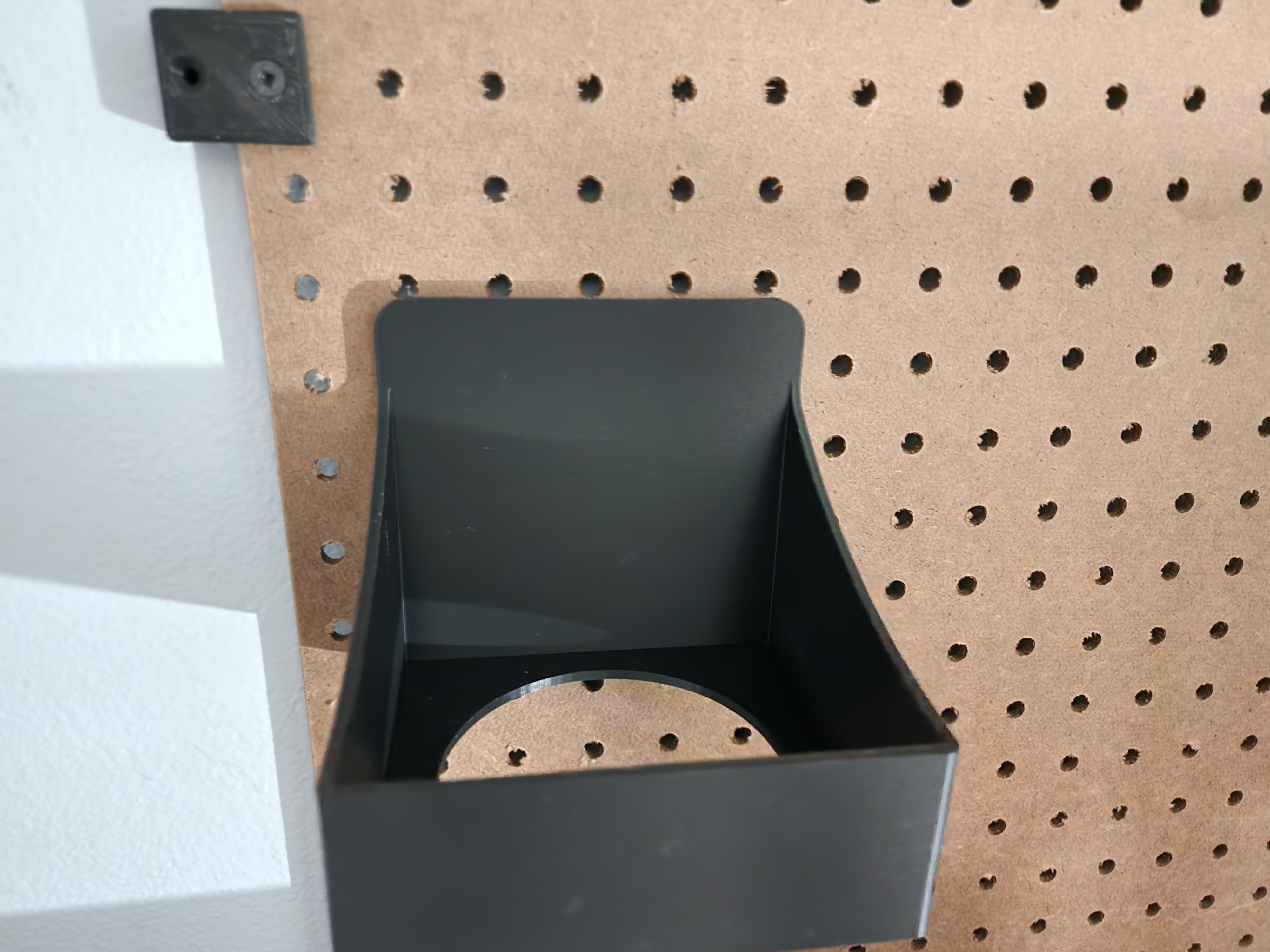 MegaMount Tissue Box Wall Hanger