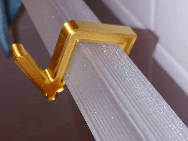 20mm Square Bar Shower Clip