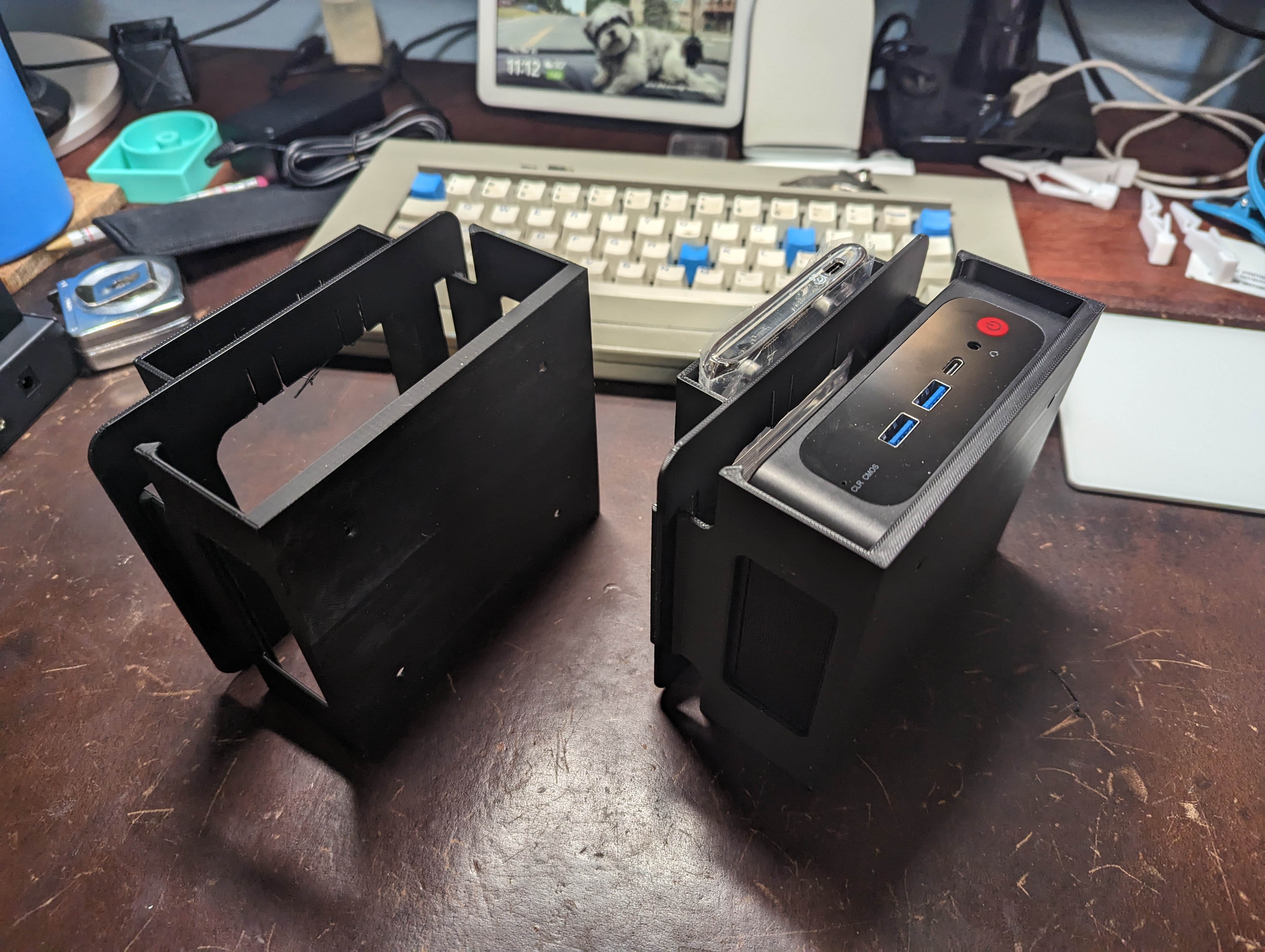 BEE-LINK SER5 Pro wall mount and USB Drive Carrier