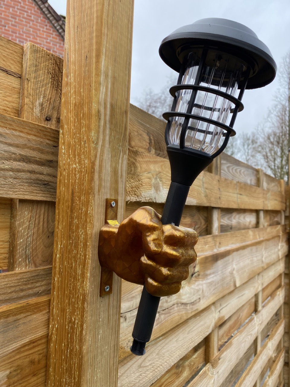 Lamp holder fist