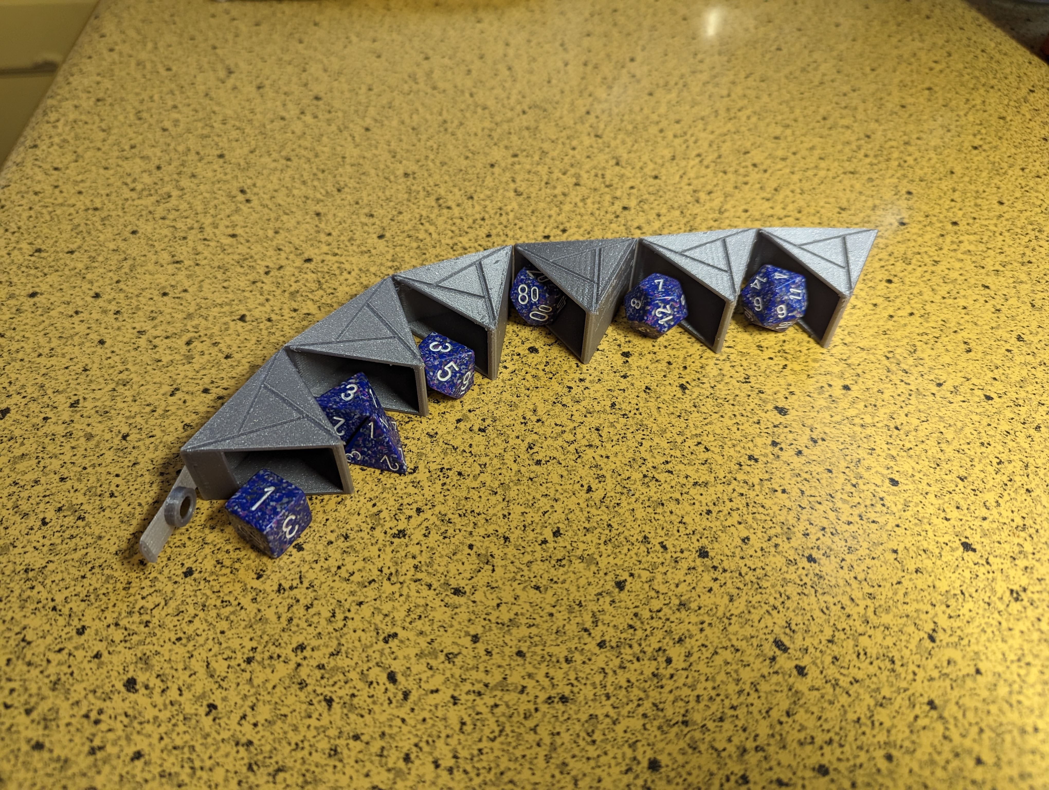 Roll-up Hex Dice Box without hinges!