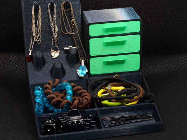 Jewelry and accessories organizer