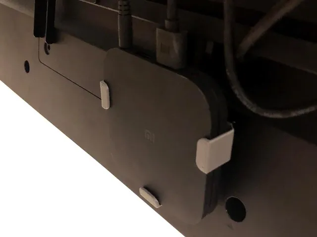 Xiaomi Mi Box S - tv support - M4 hole