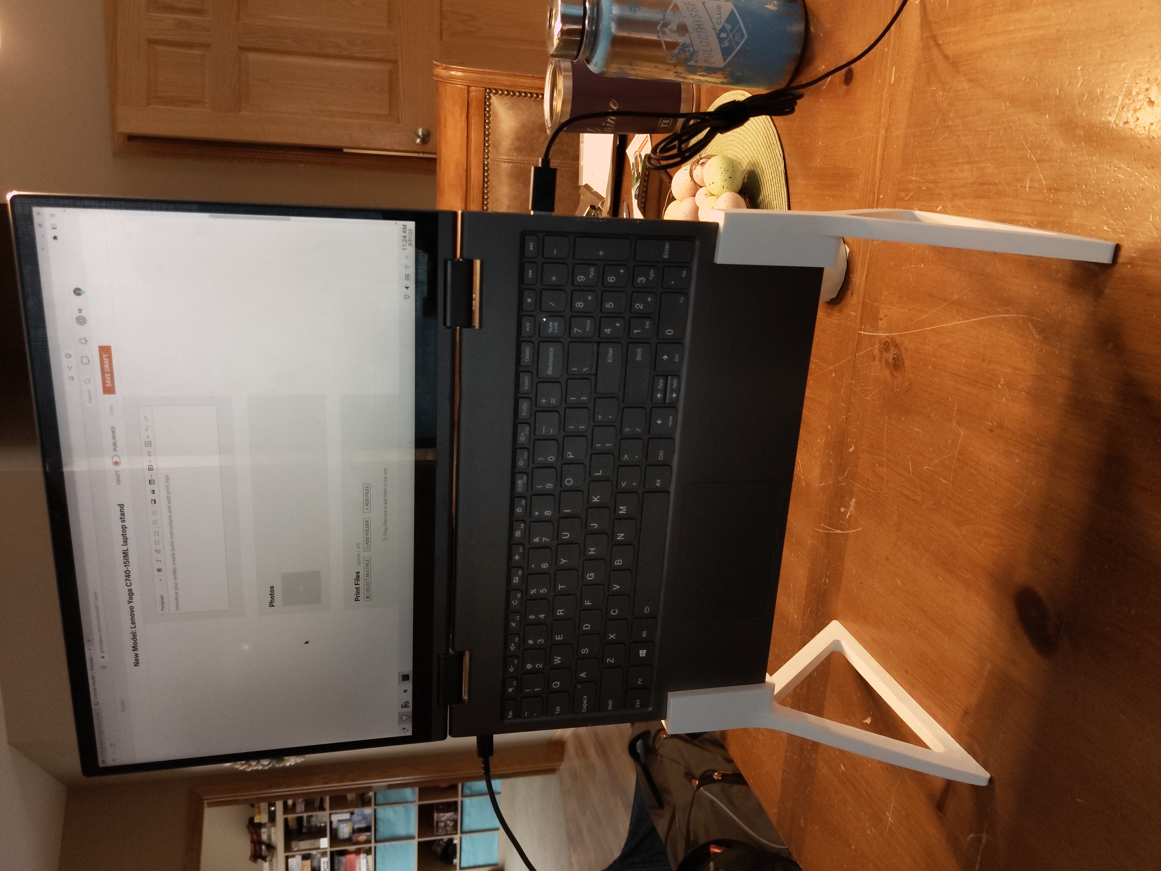 Lenovo Yoga C740-15IML laptop stand