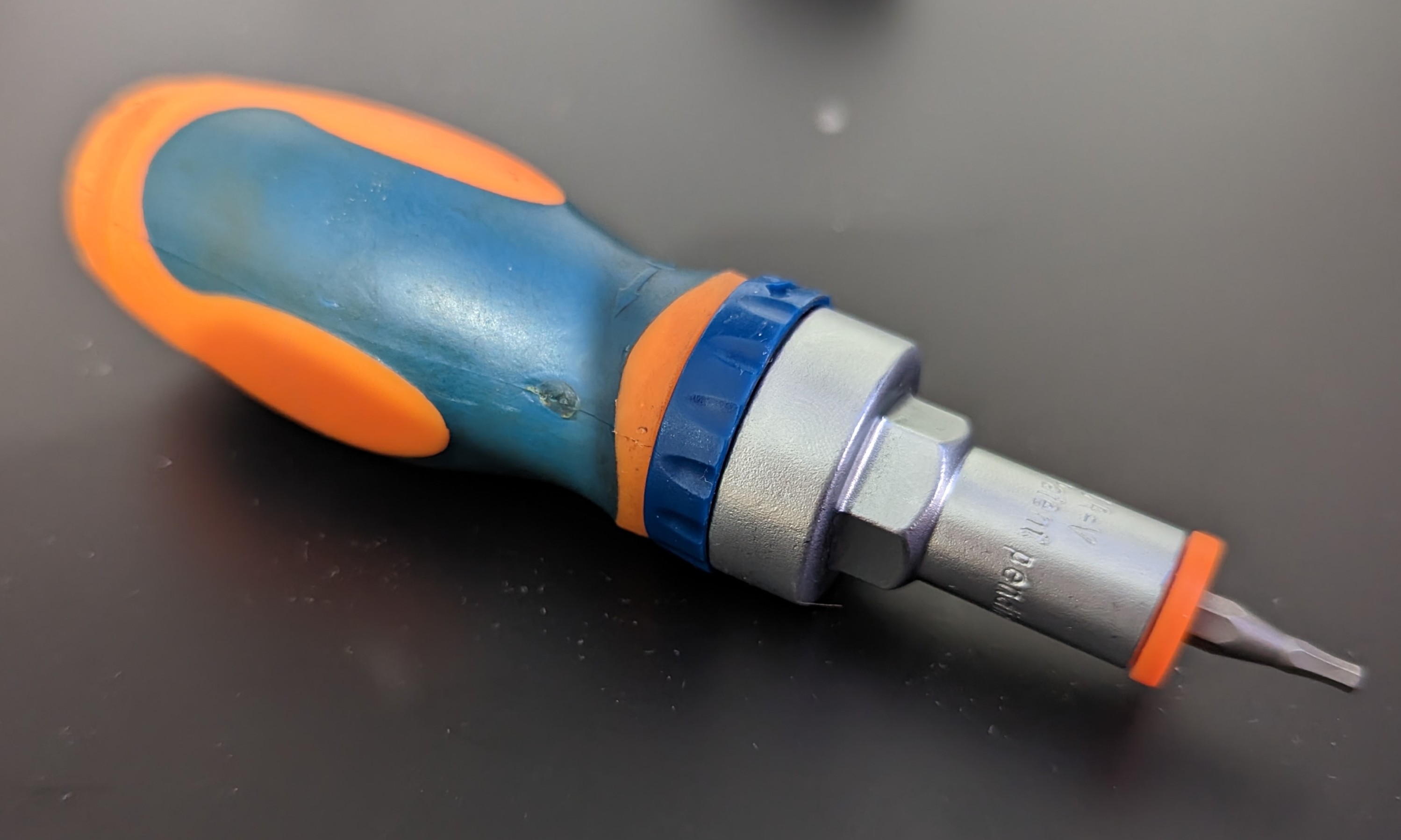 Precision screwdriver bits adapter by Massimiliano Torromeo Download