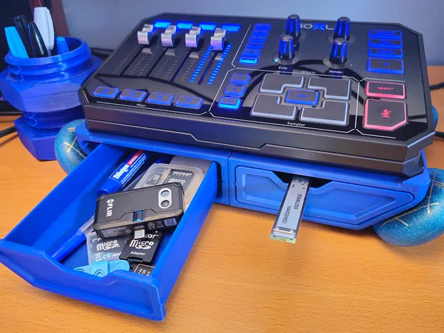 GoXLR base with optional wheels and drawers.