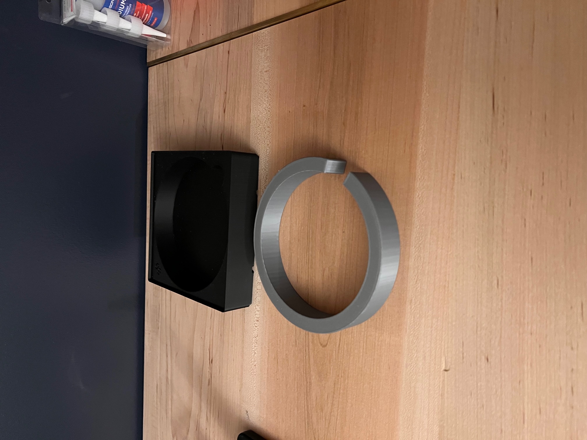 Dual 5" and 6" sandpaper holder by Zeeker Download free STL model