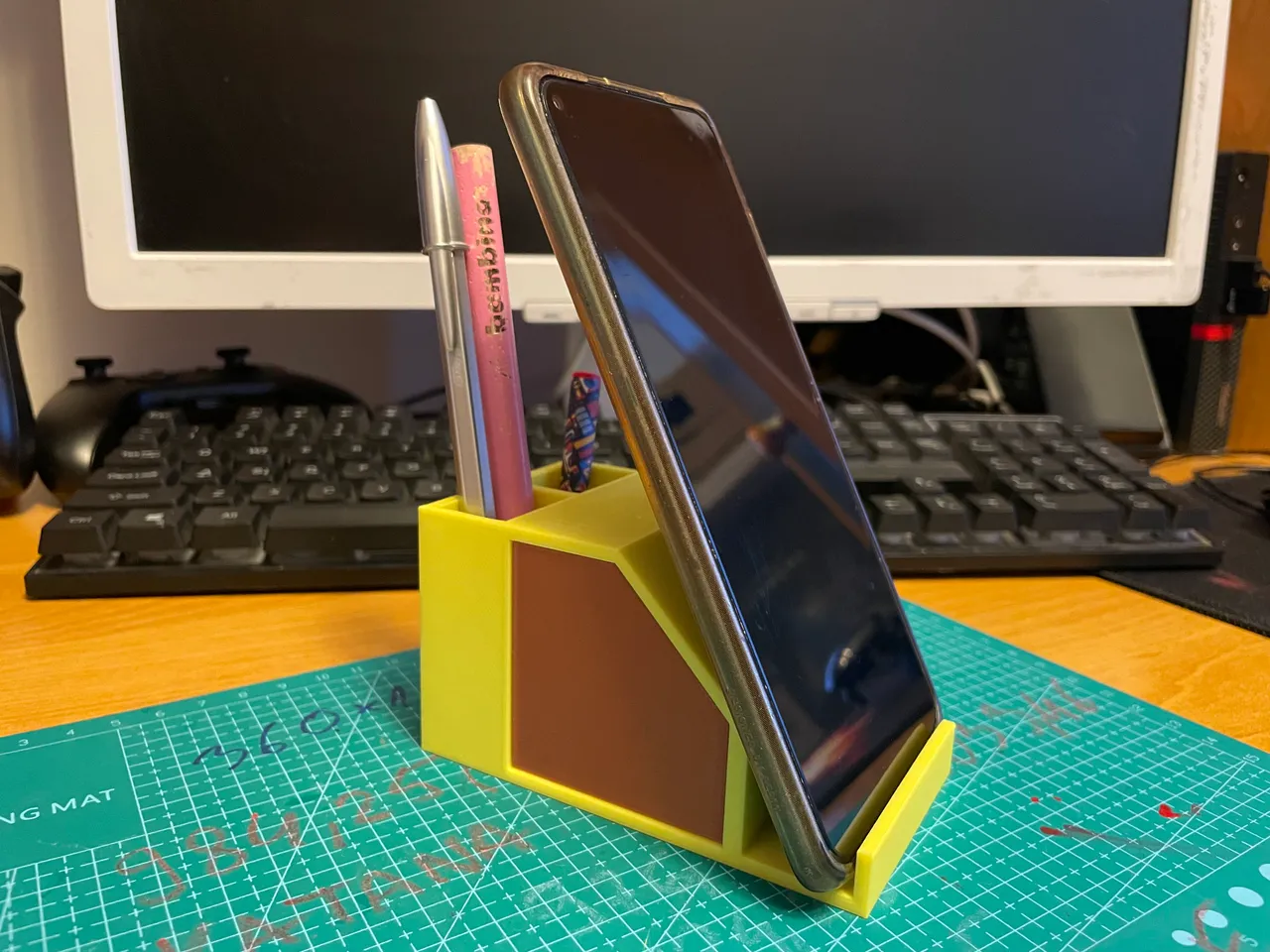 Phone Stand/holder & Organizer Box V2 for small stuff by Kris1986, Download free STL model