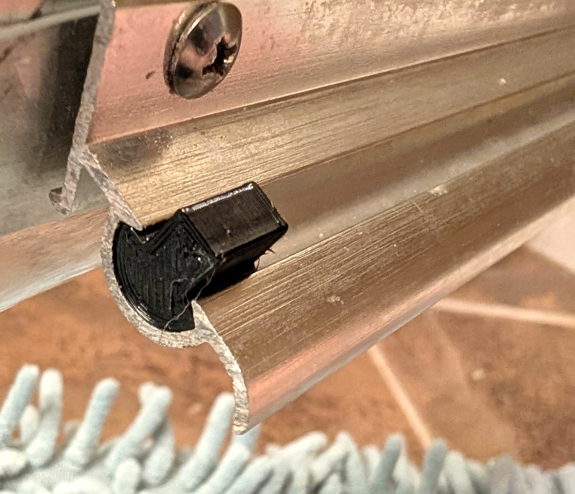 Shower Drip Rail Plug