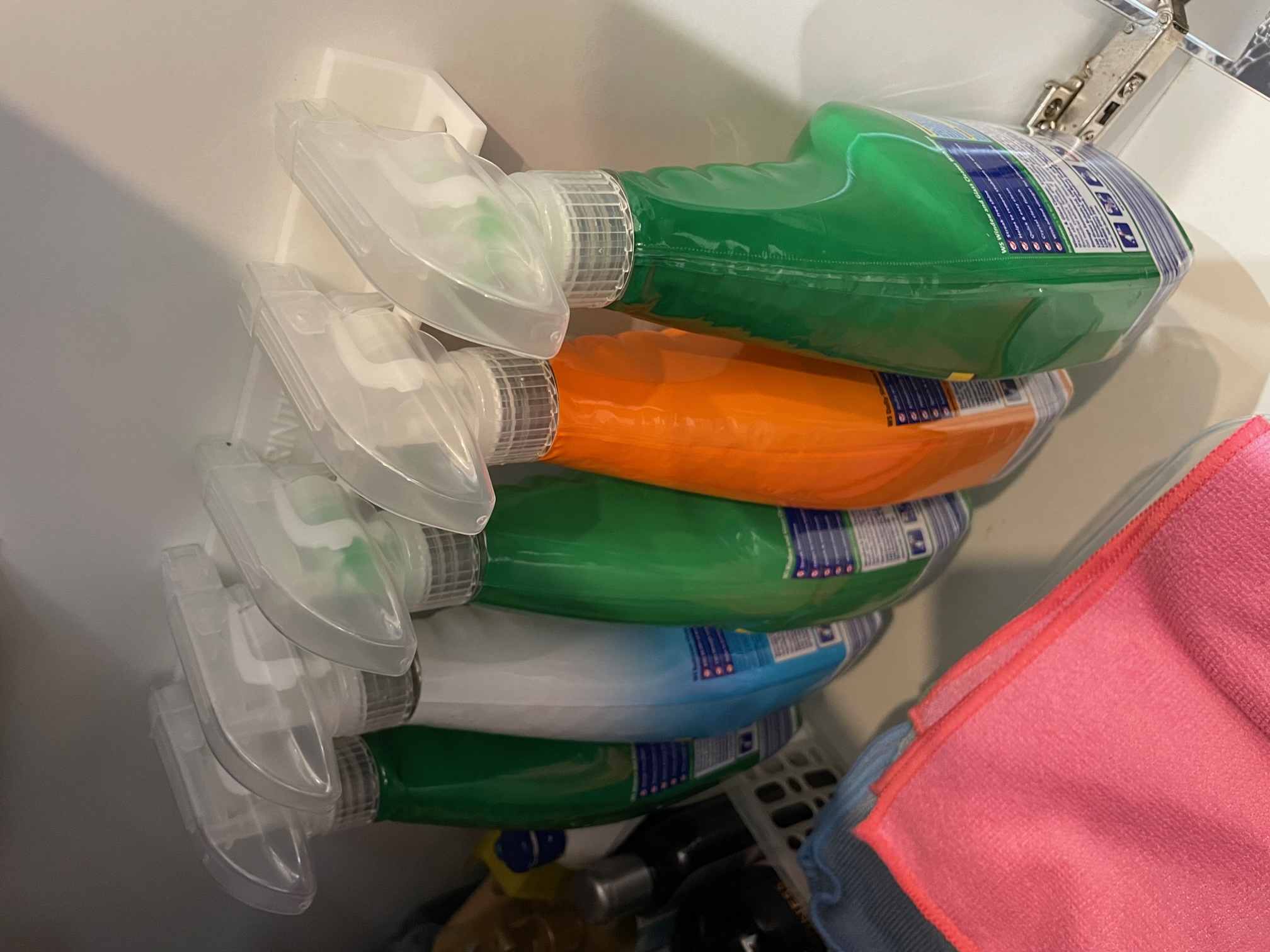 Spray Bottle Hanger/Holder by K3DPrinting Download free STL model