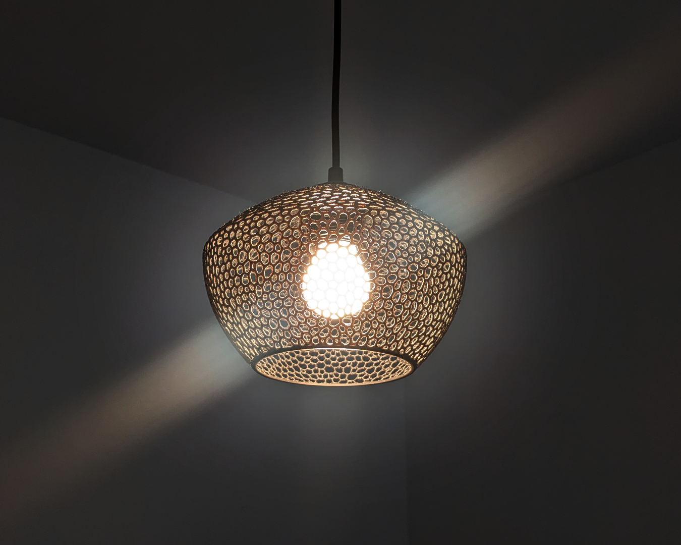 Lamp shade voronoi structure