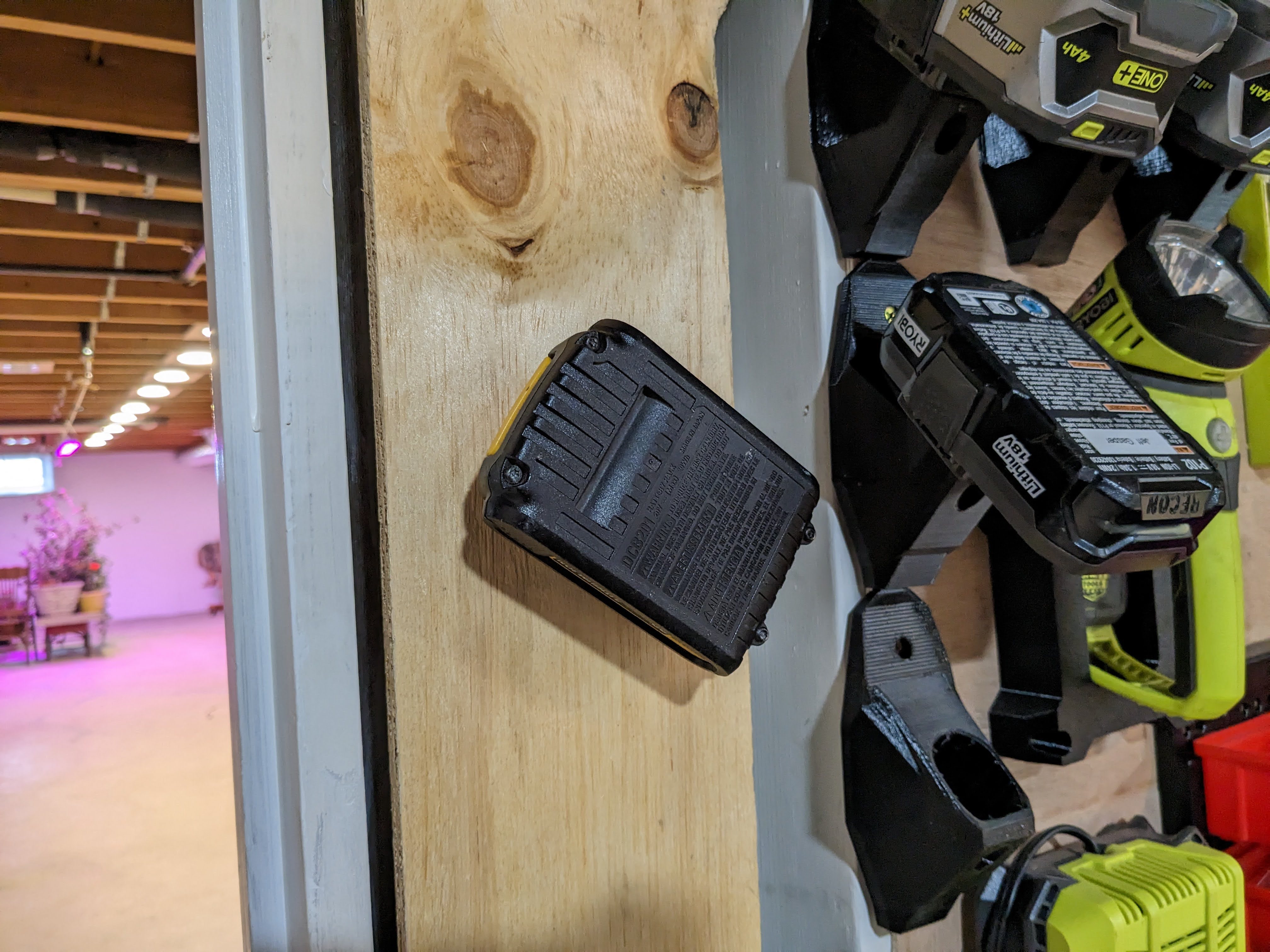 DeWalt Battery Holder by Jerrari Download free STL model