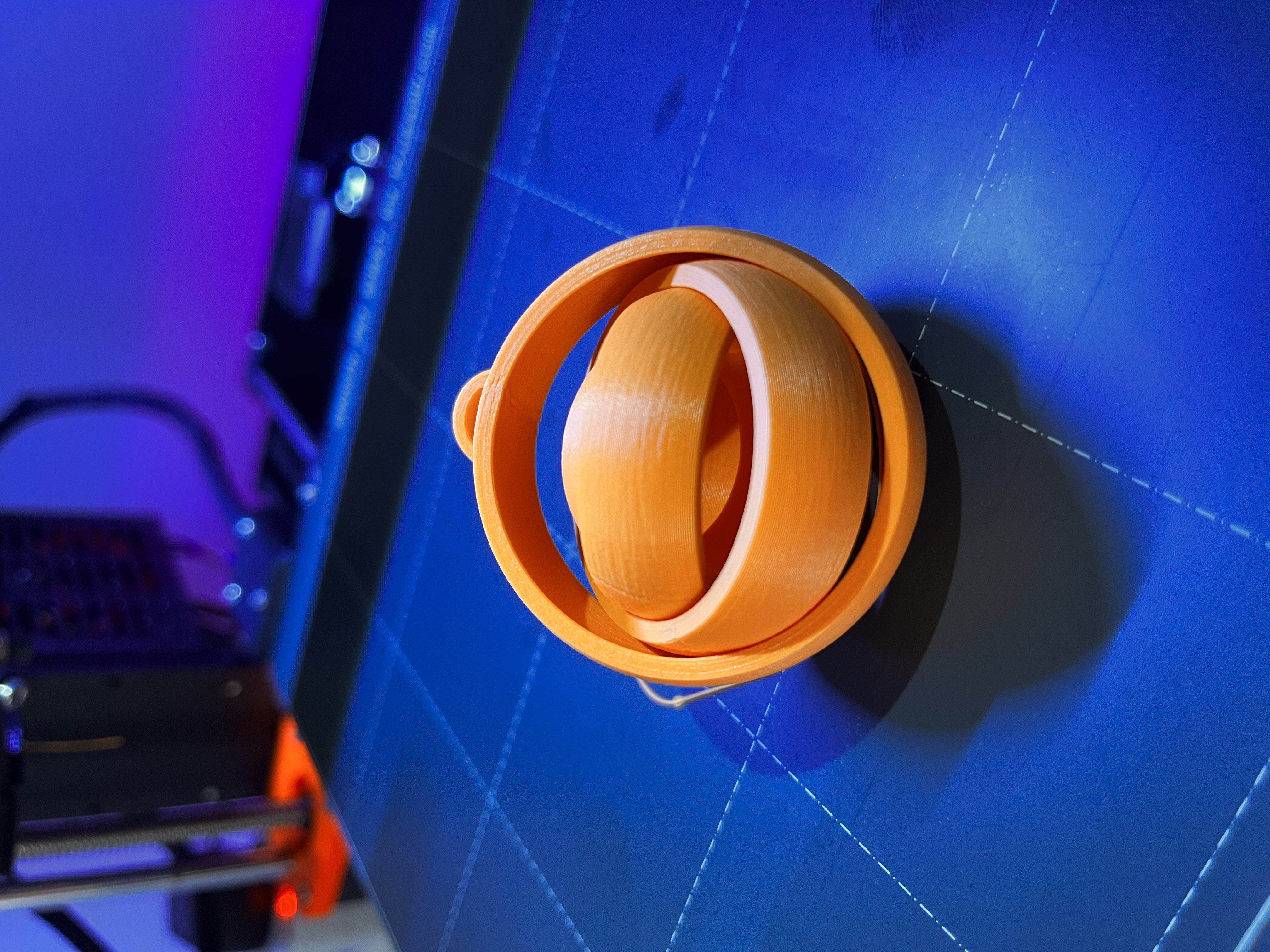 Miniatura 2 do modelo 3D Rotating rings keychain