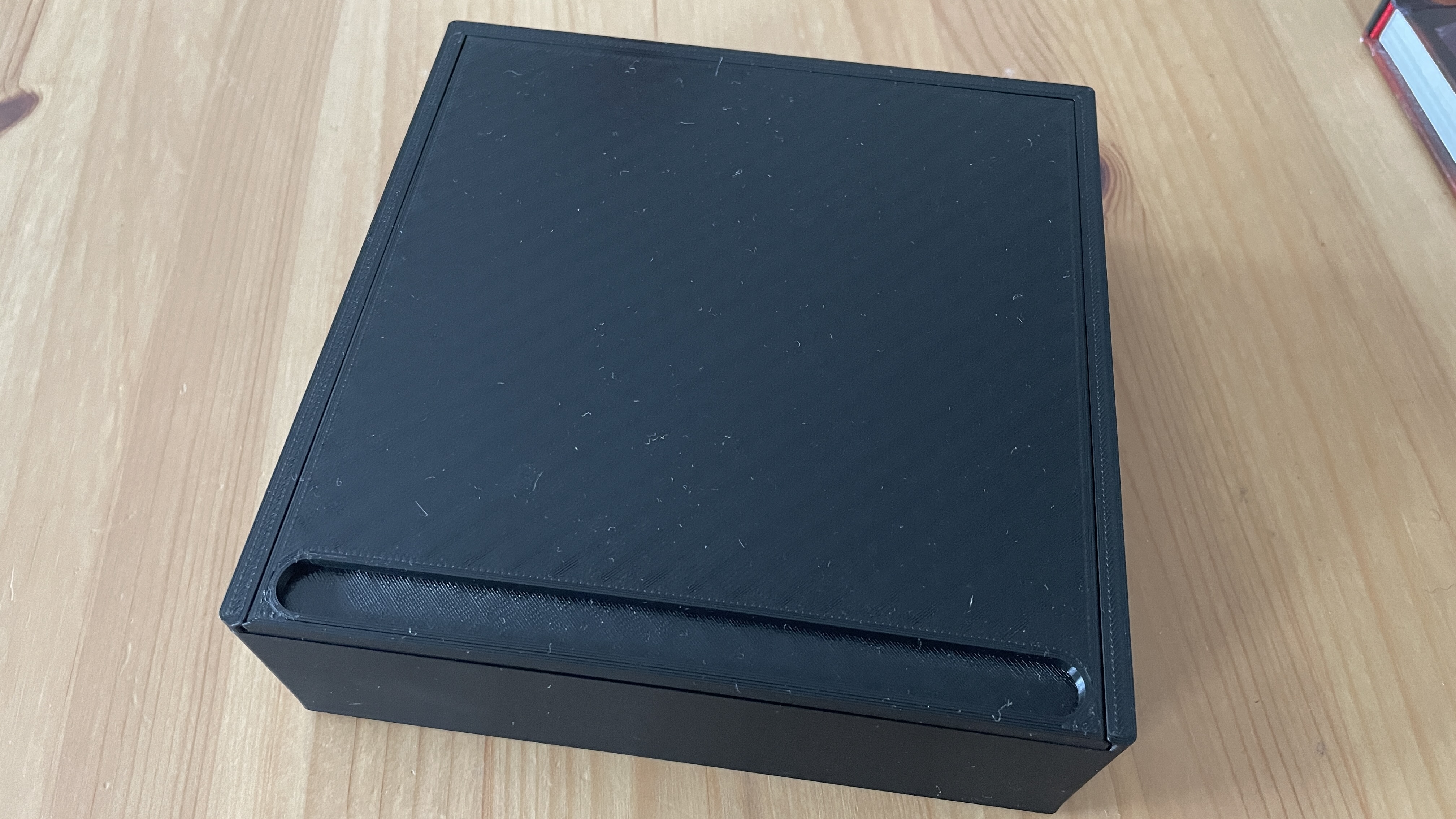 Miniatura 2 do modelo 3D Box with latching lid - scaleable