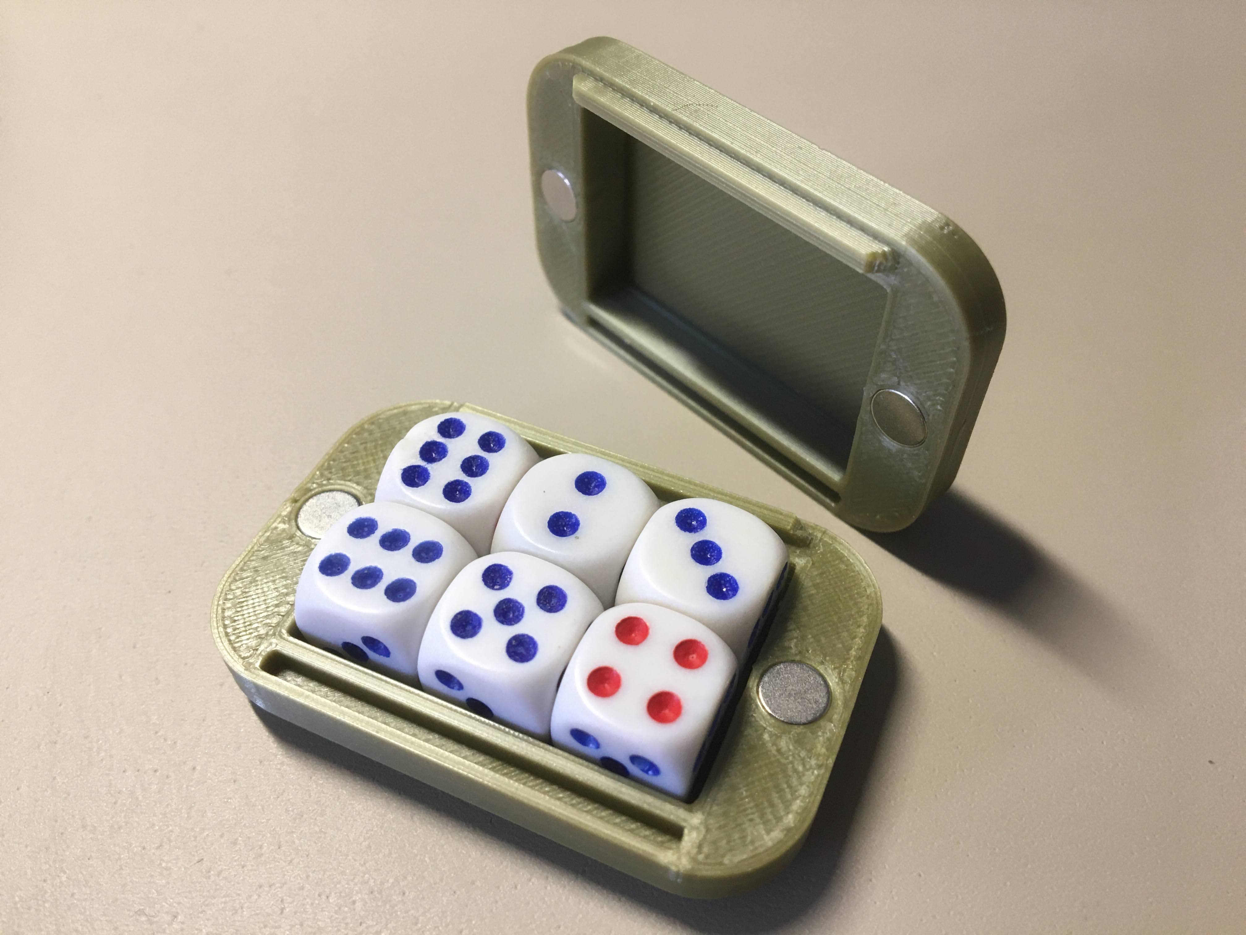 Dice case / Pouzdro na kostky