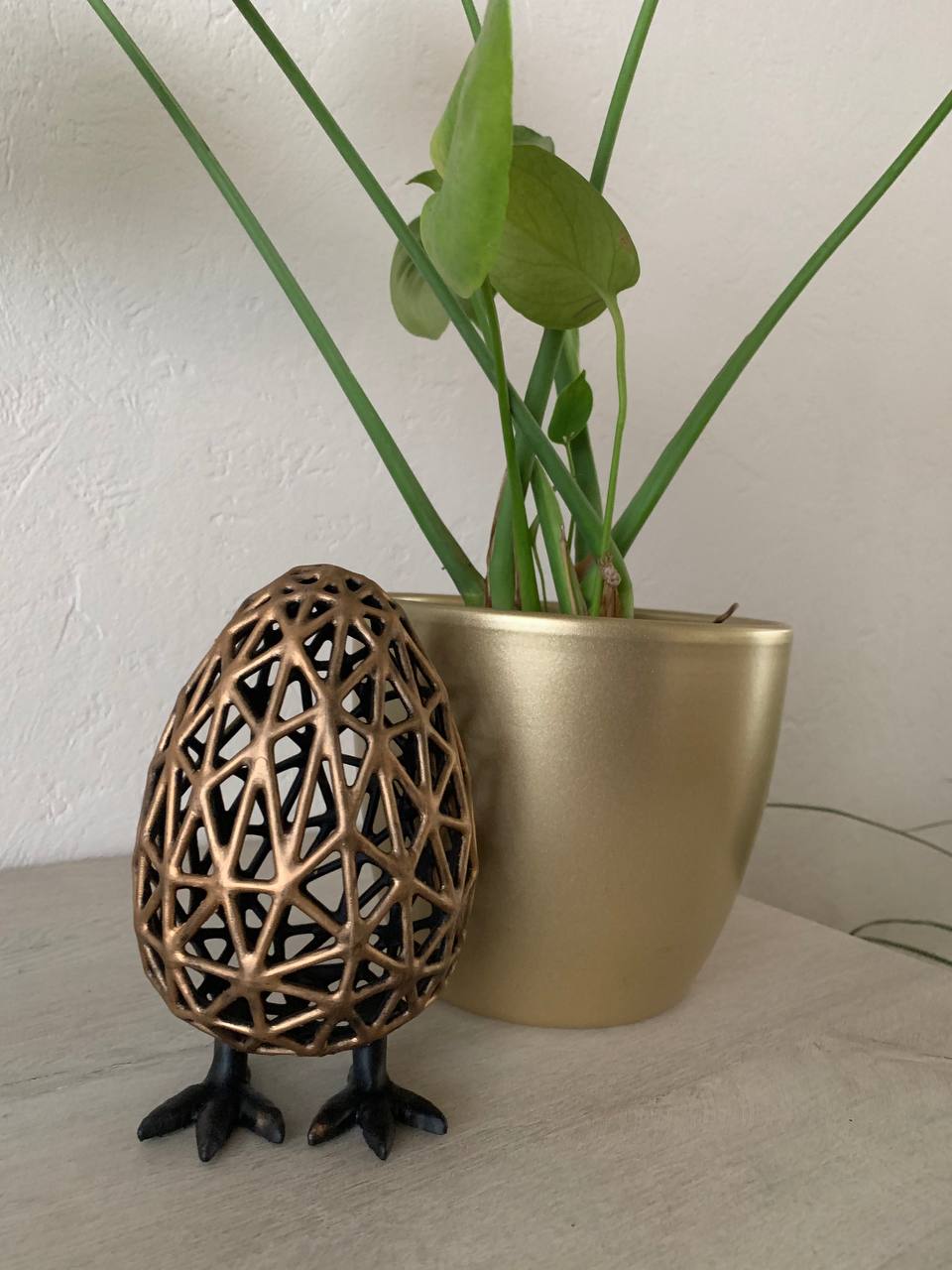 Wireframe easter egg (with legs) by Mathias L Download free STL model