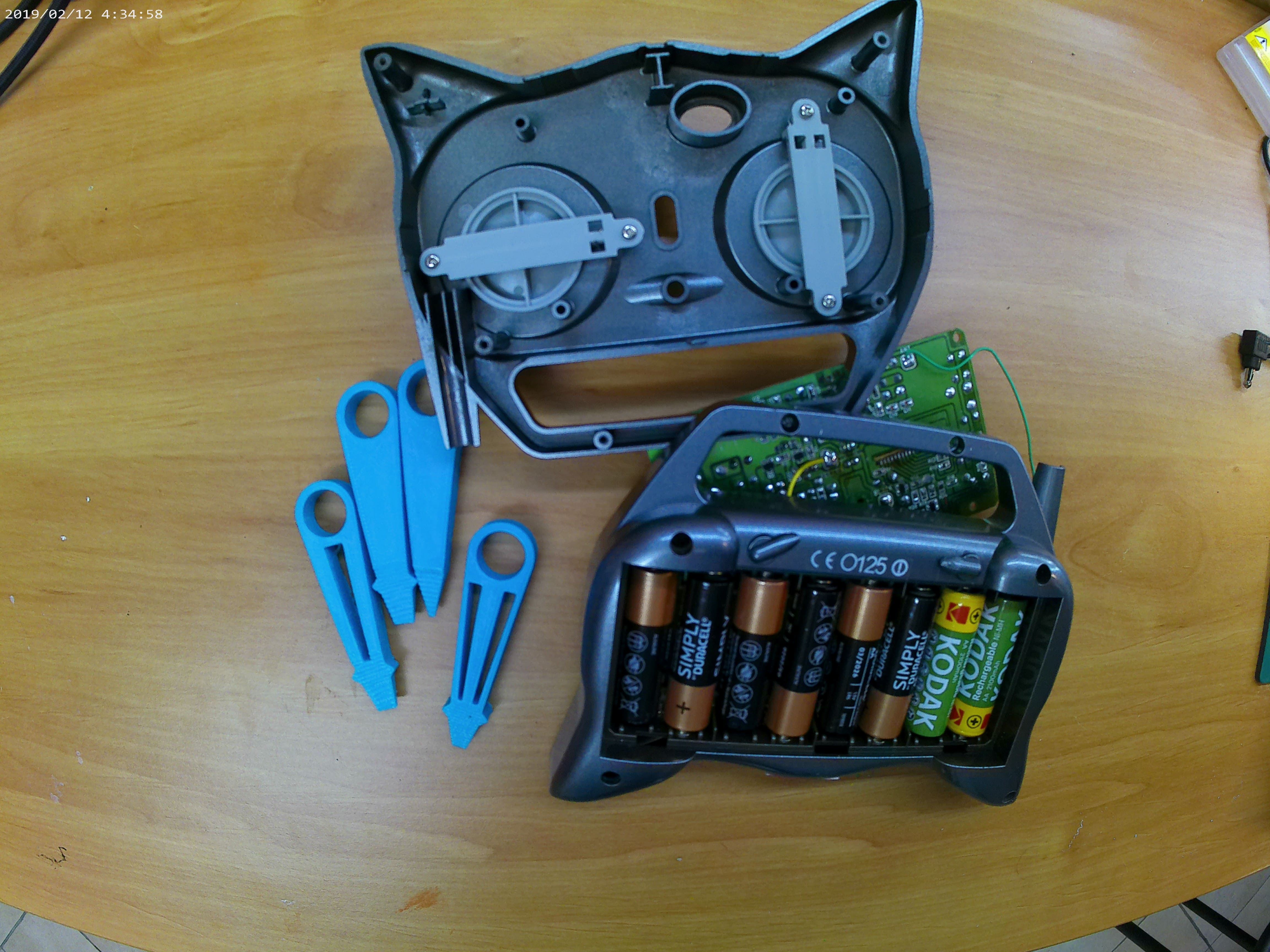 Remove batteries — thumbnail 5