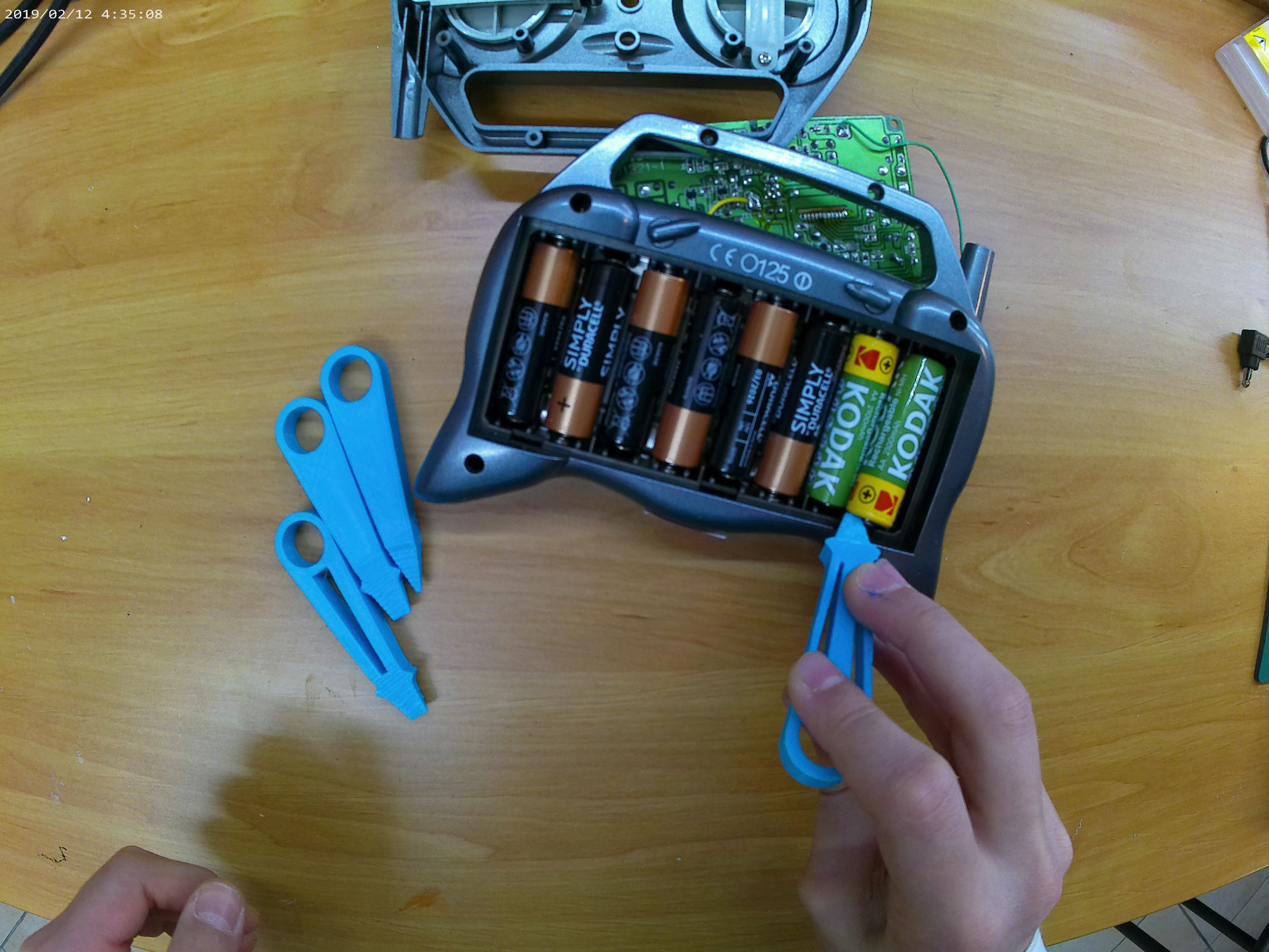 Remove batteries — thumbnail 13