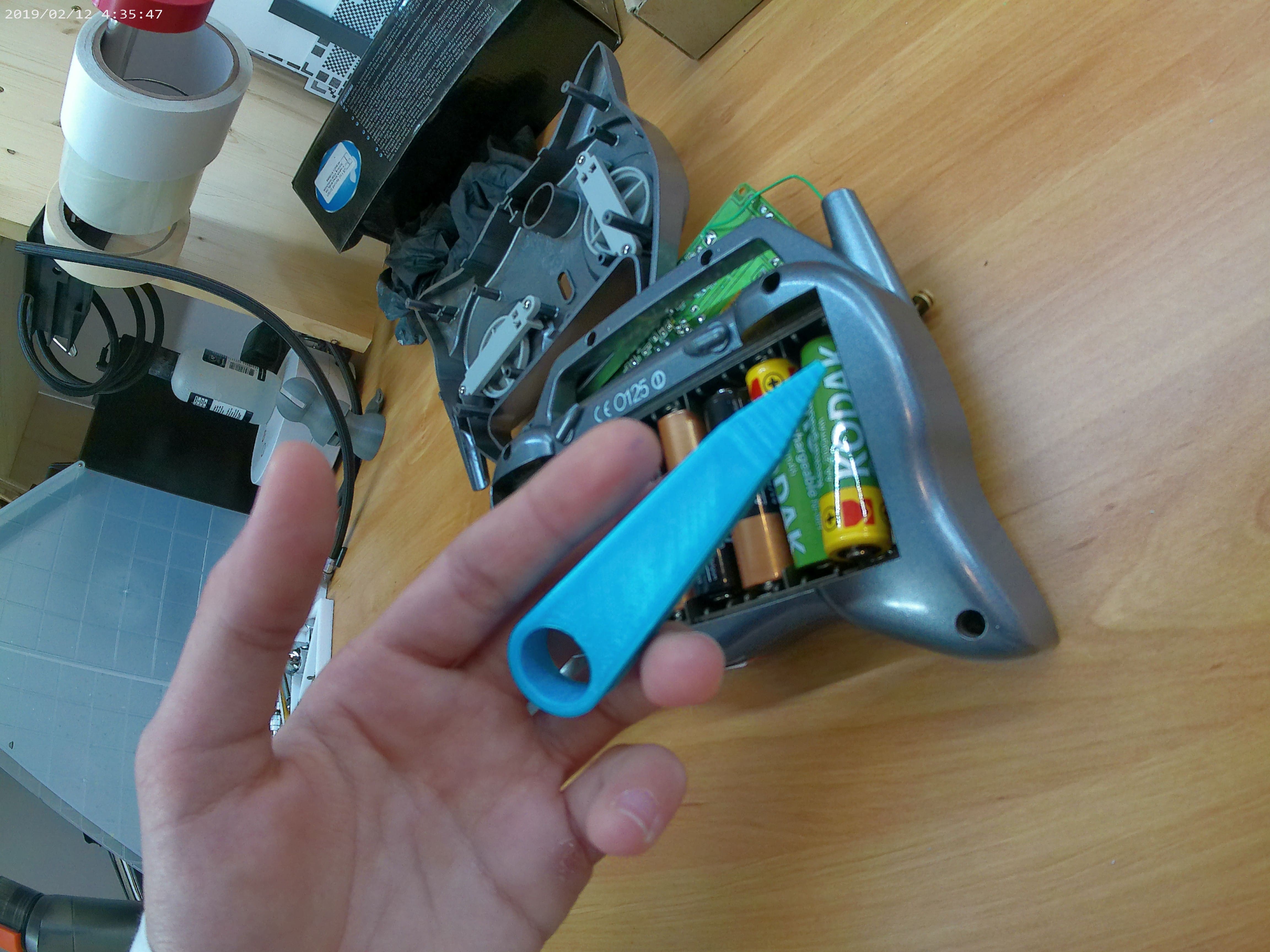 Remove batteries — thumbnail 11